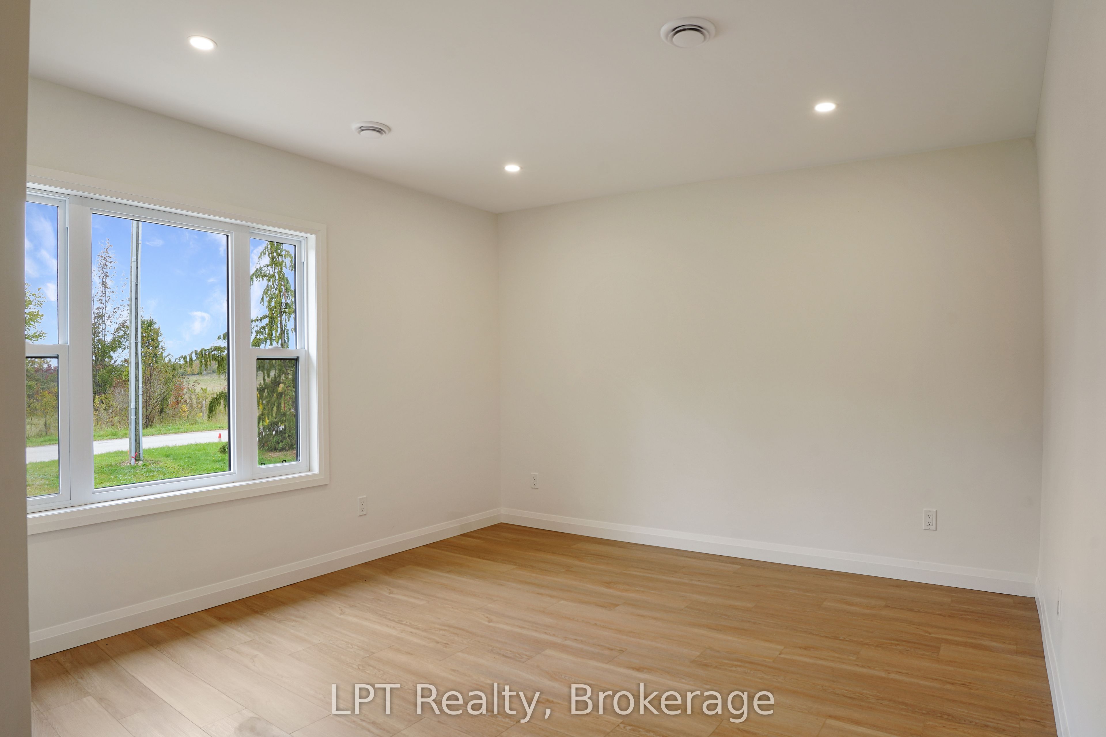 665 Watson Street Property Photo 19
