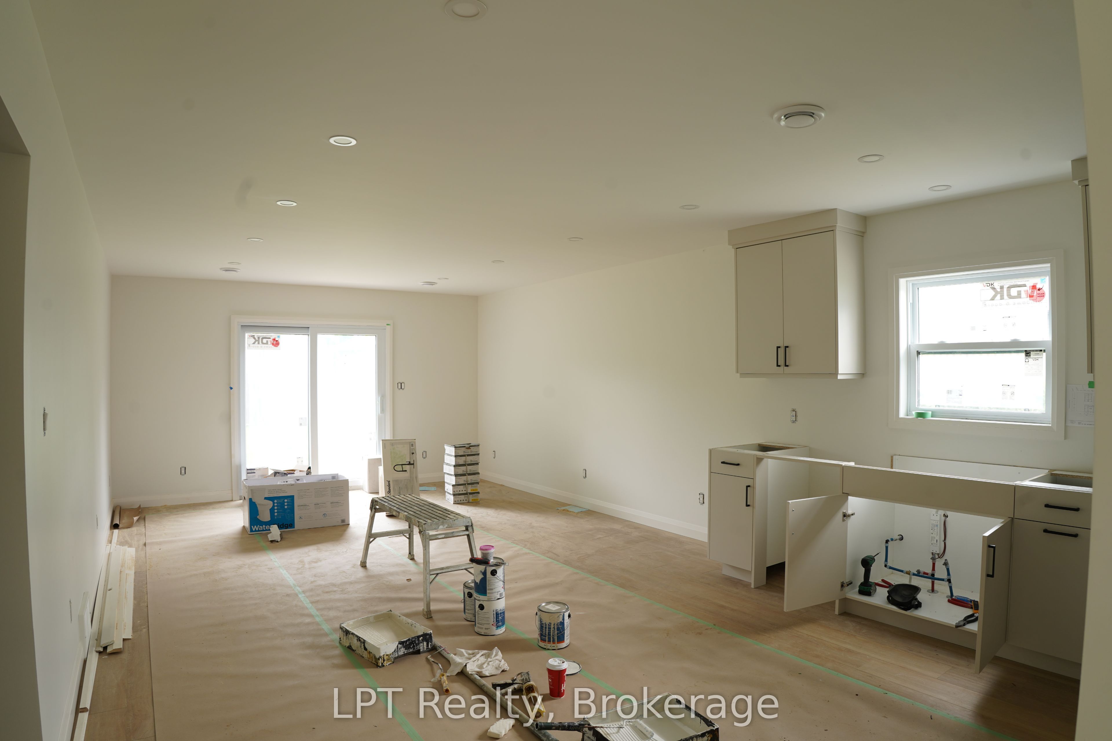 665 Watson Street Property Photo 22