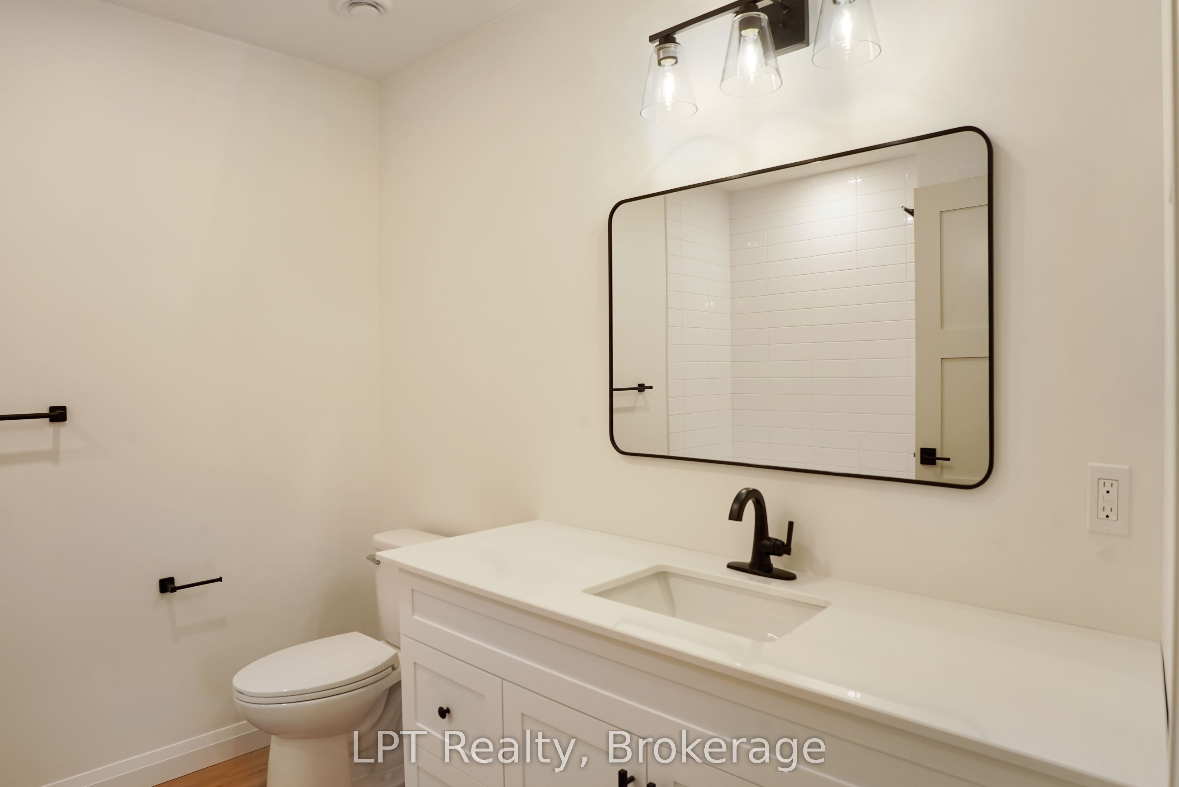 665 Watson Street Property Photo 34