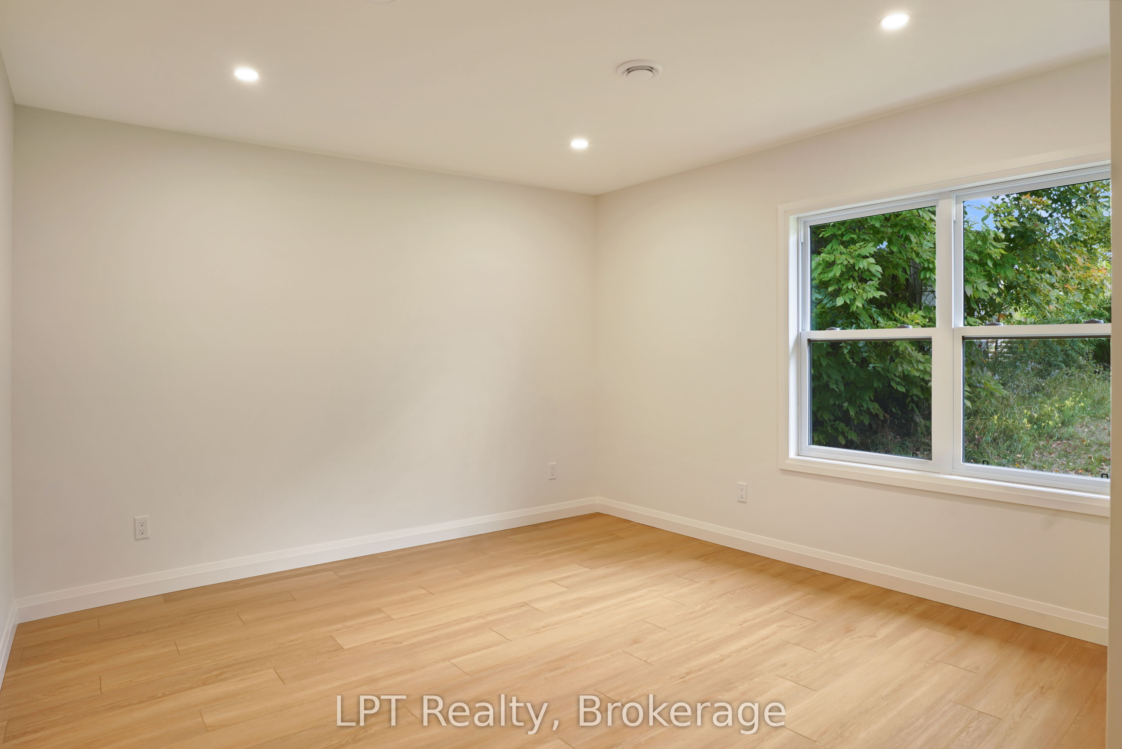665 Watson Street Property Photo 36