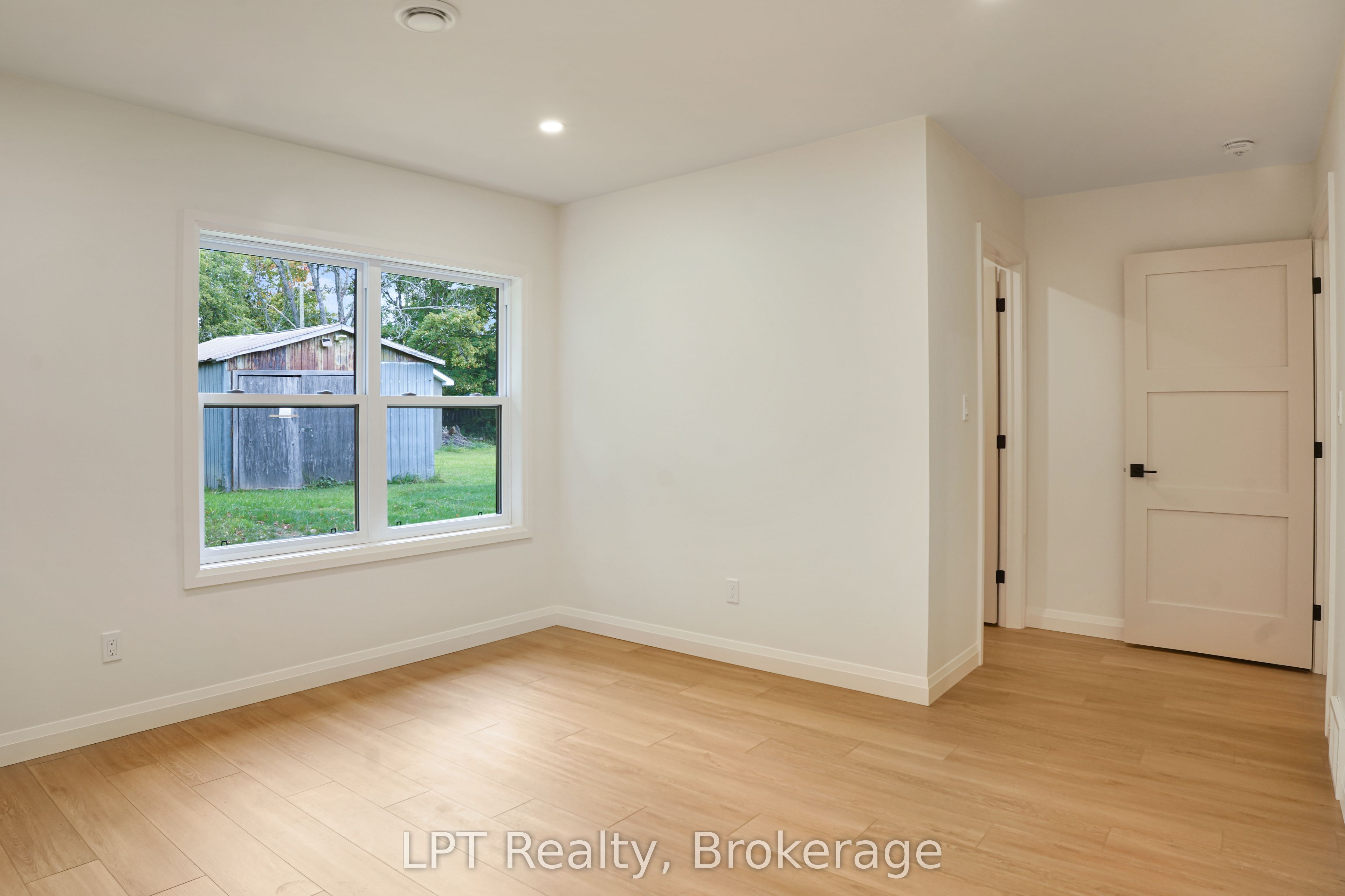 665 Watson Street Property Photo 37