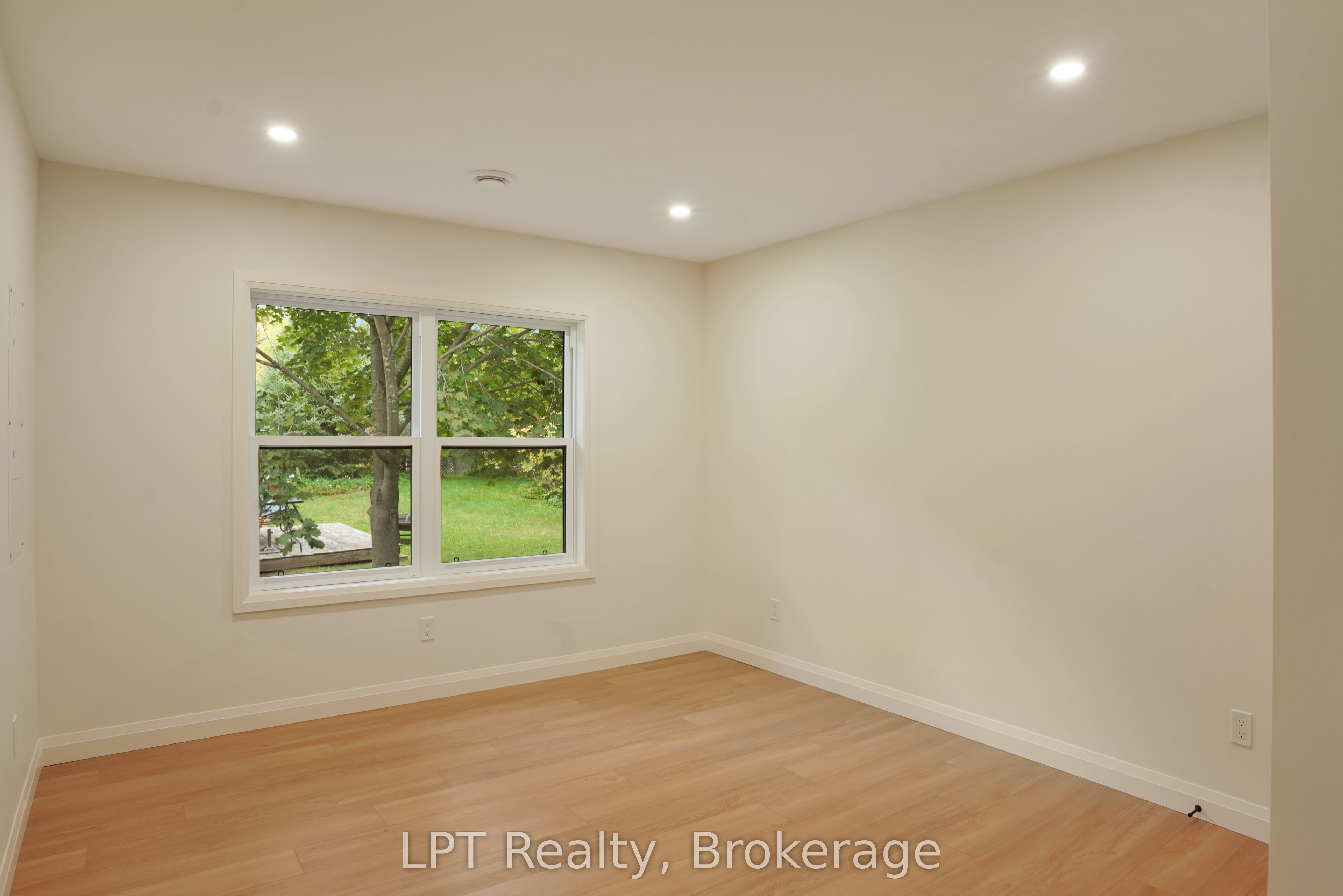 665 Watson Street Property Photo 39