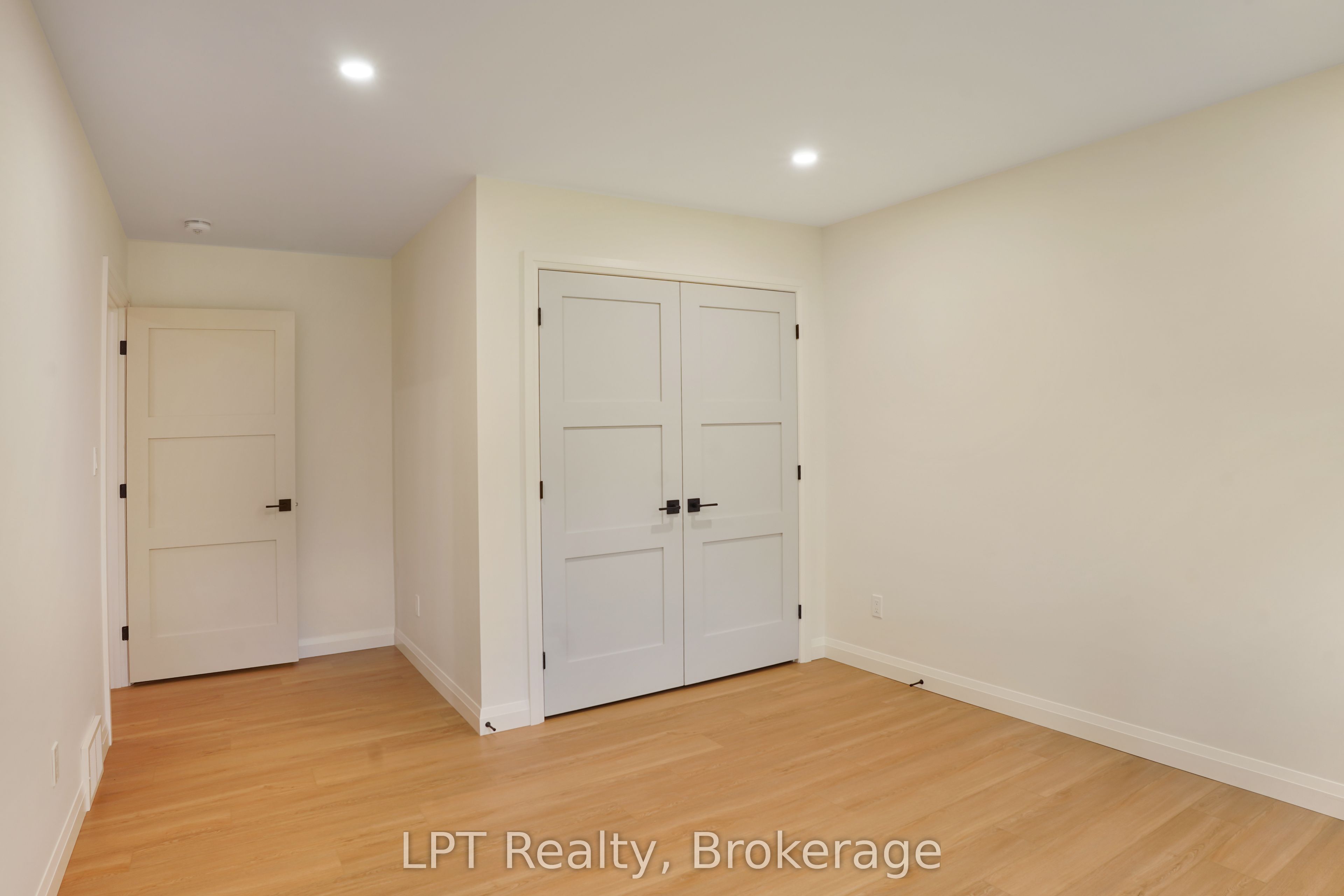 665 Watson Street Property Photo 40