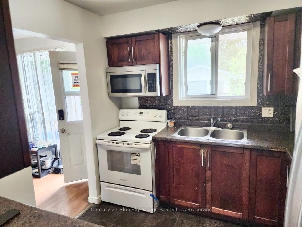 677 Tackaberry Drive Property Photo 8