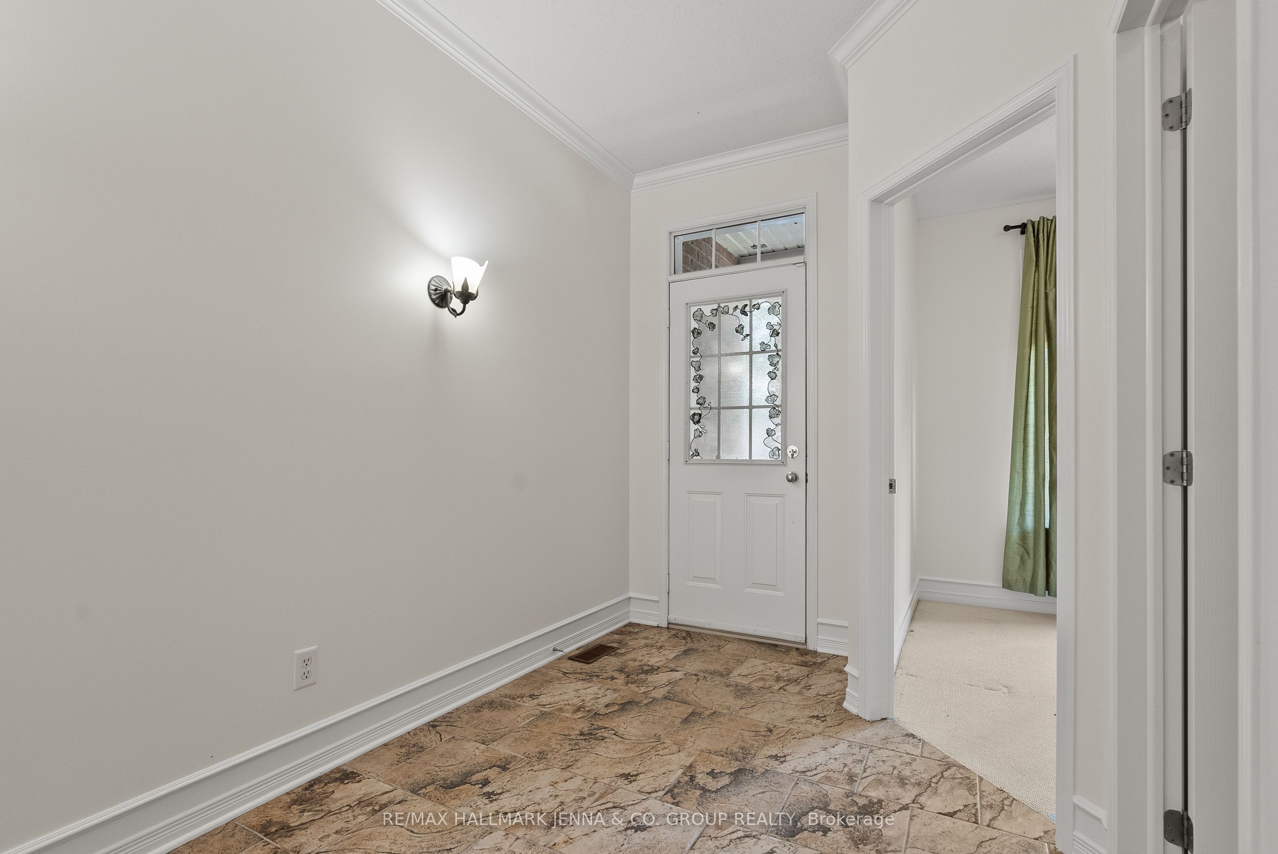 110 Heathercrest Private Property Photo 3