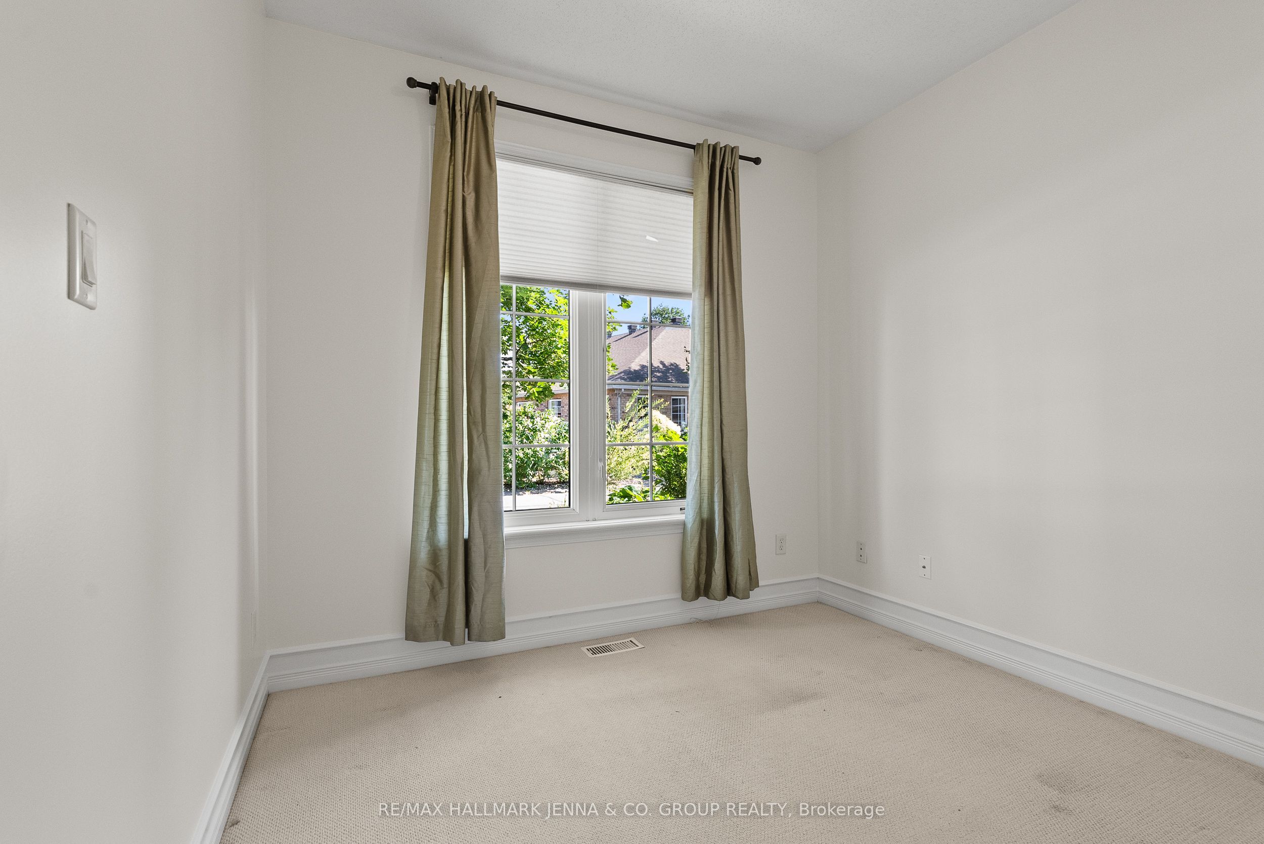 110 Heathercrest Private Property Photo 5