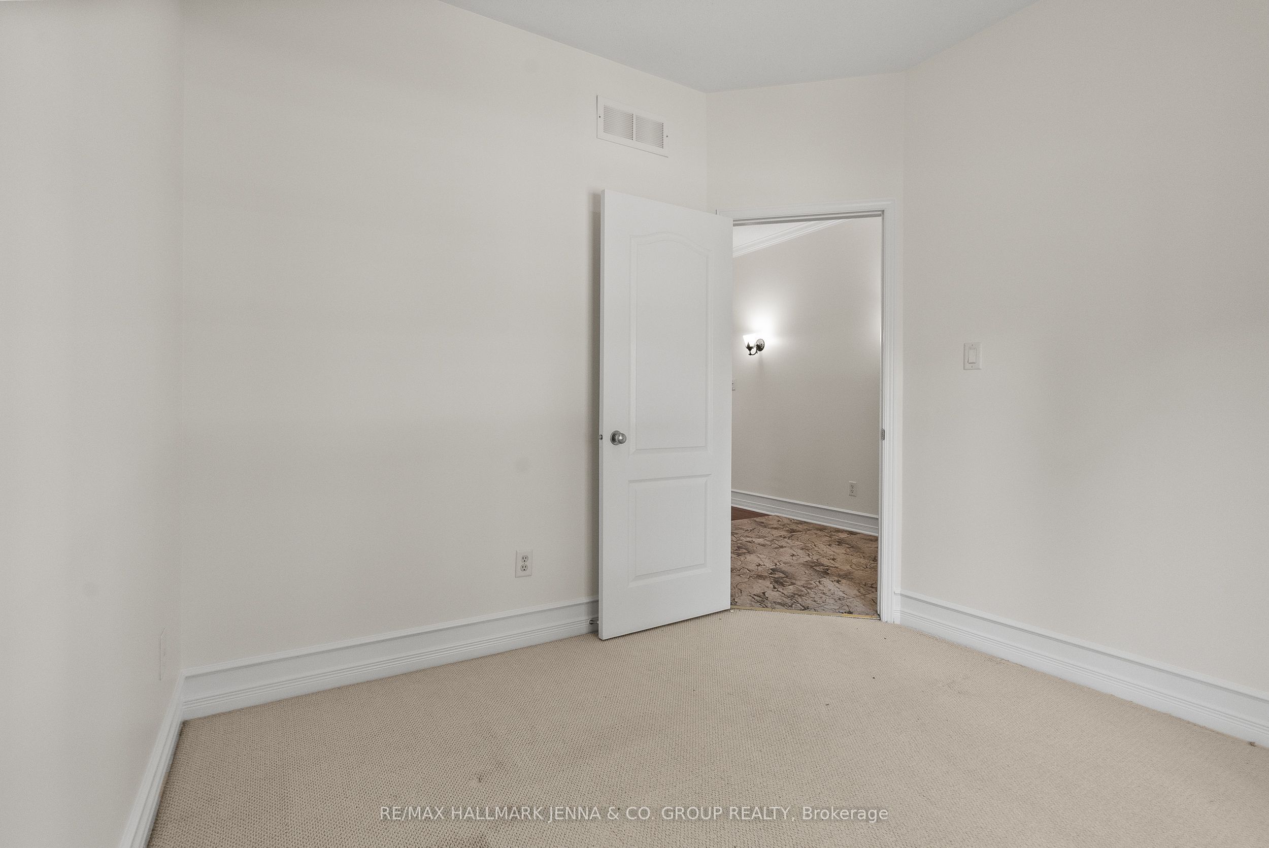 110 Heathercrest Private Property Photo 6