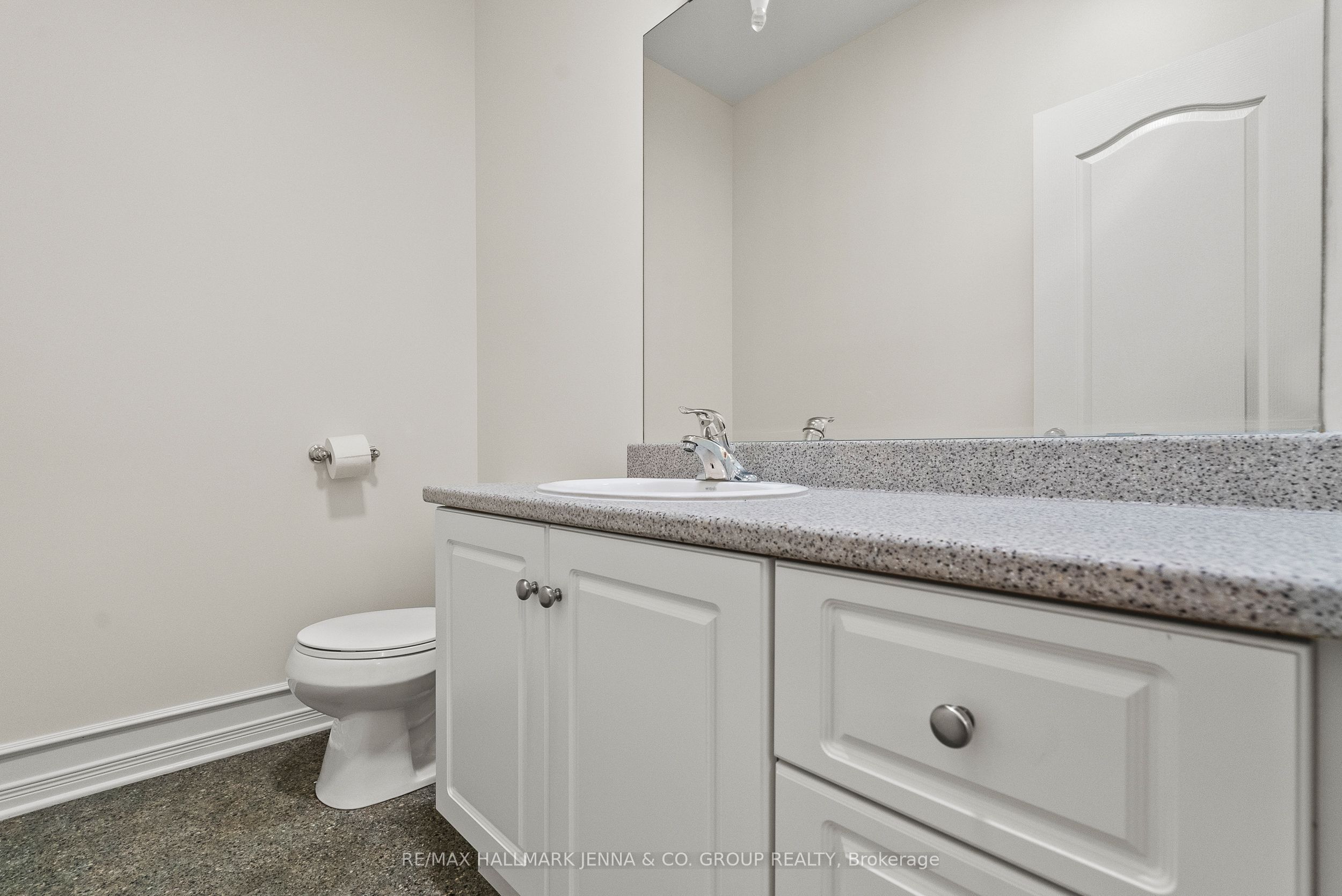 110 Heathercrest Private Property Photo 7
