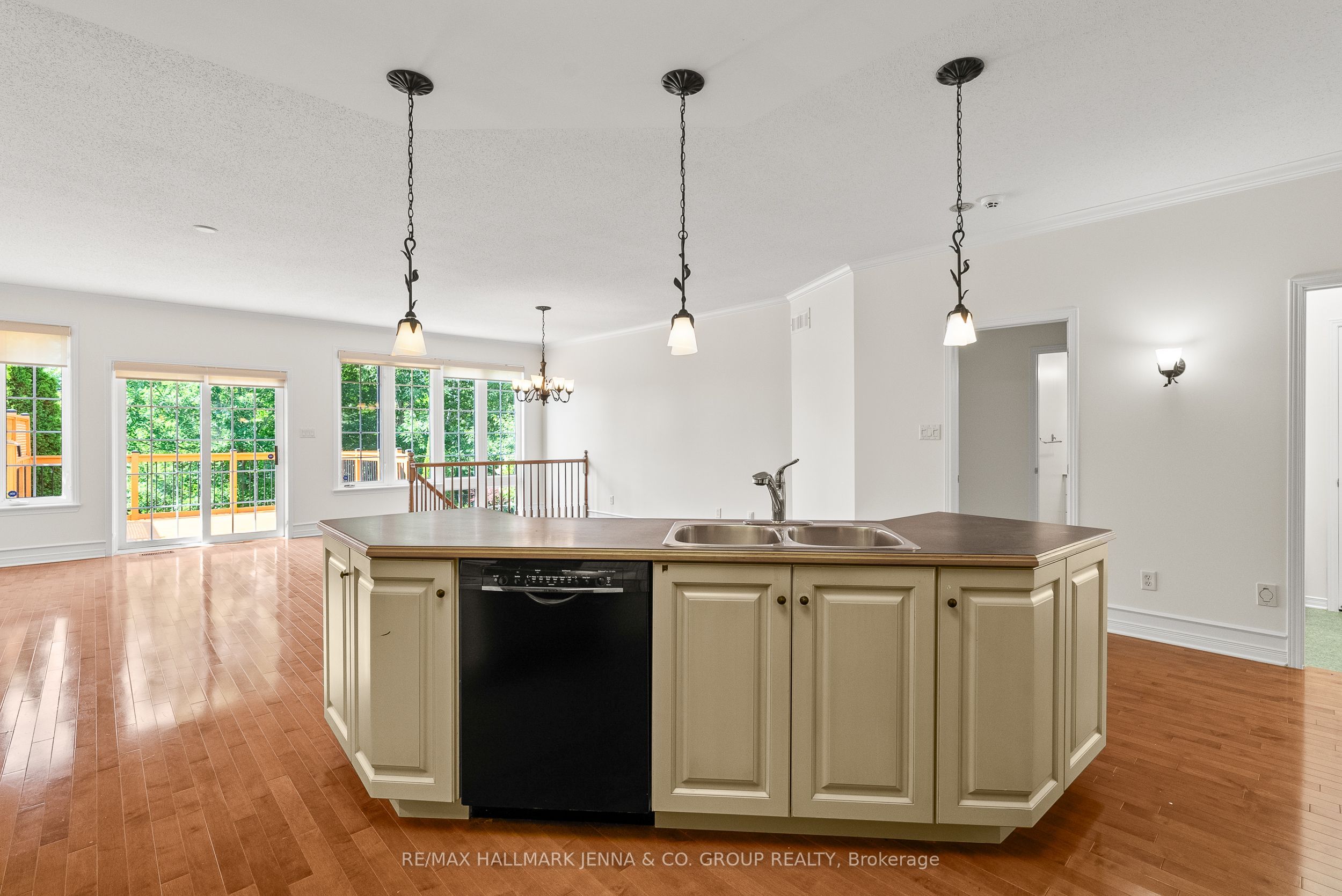 110 Heathercrest Private Property Photo 10
