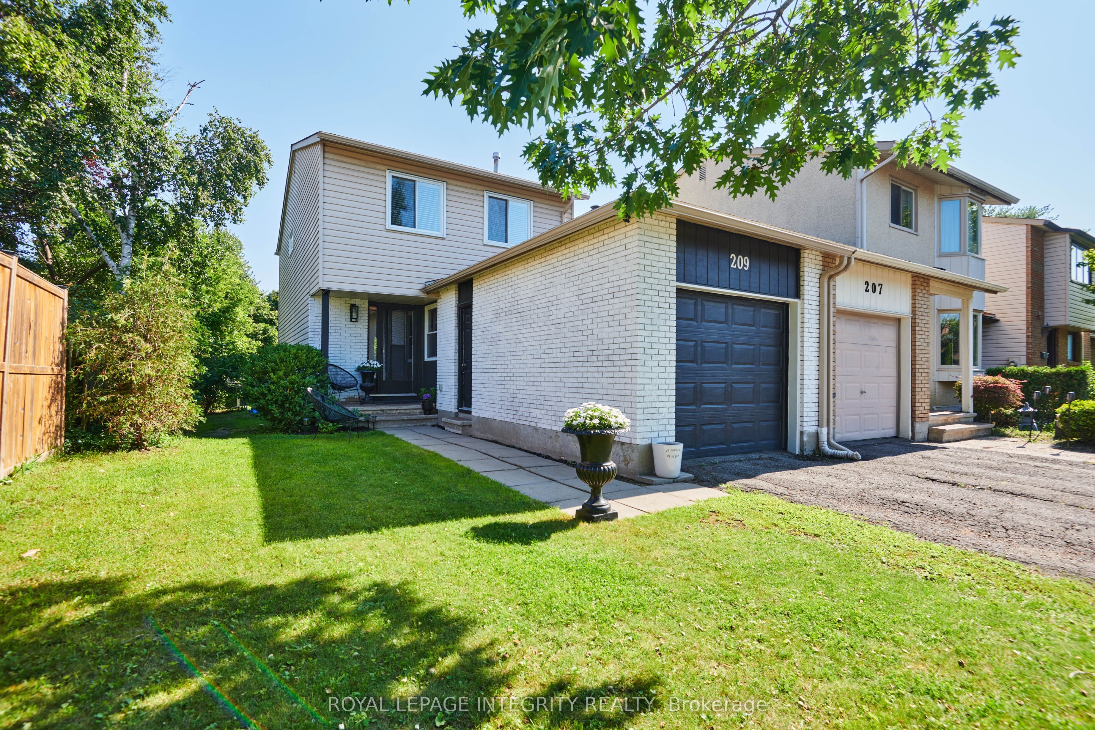 209 Sherway Drive Property Photo 1