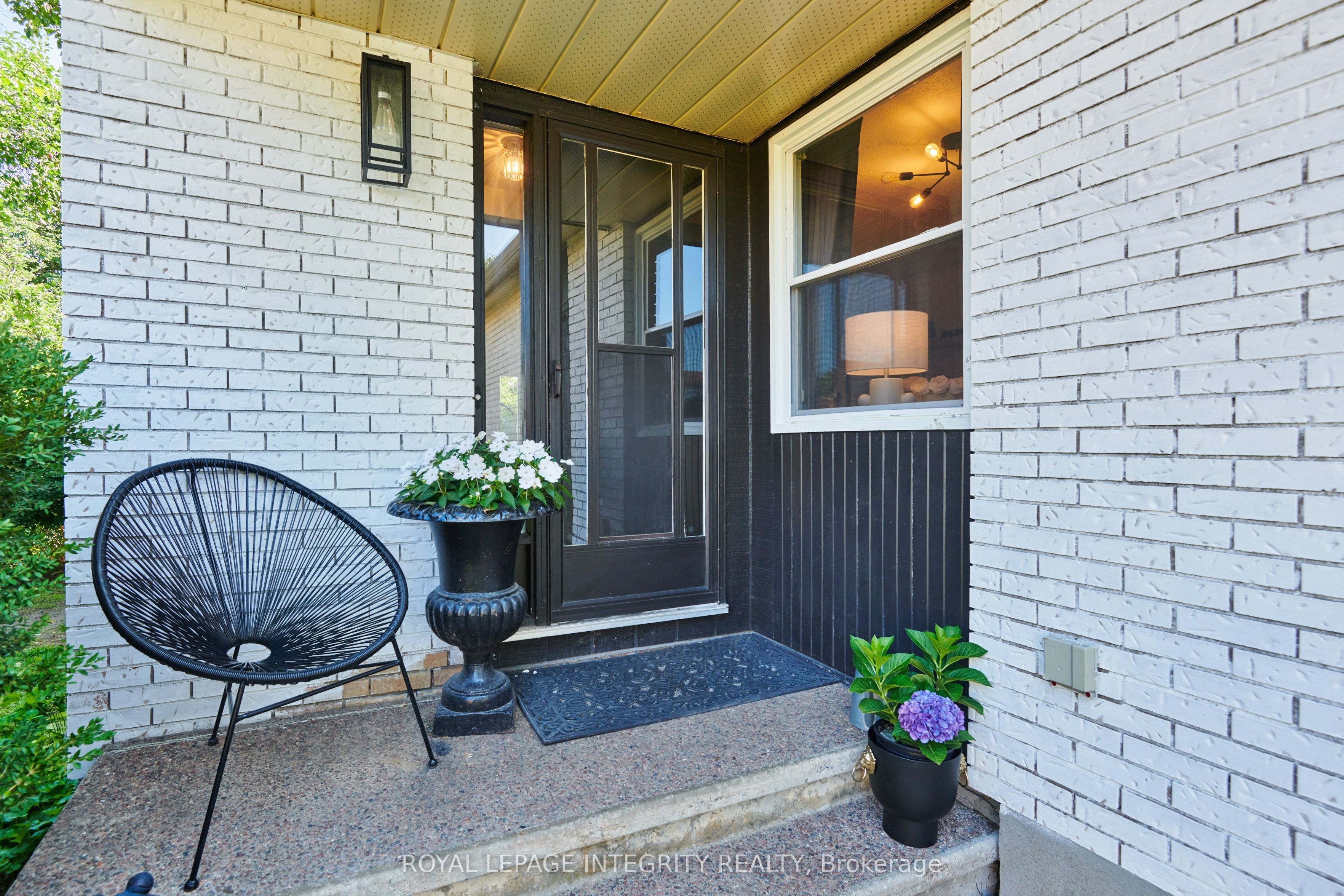 209 Sherway Drive Property Photo 3