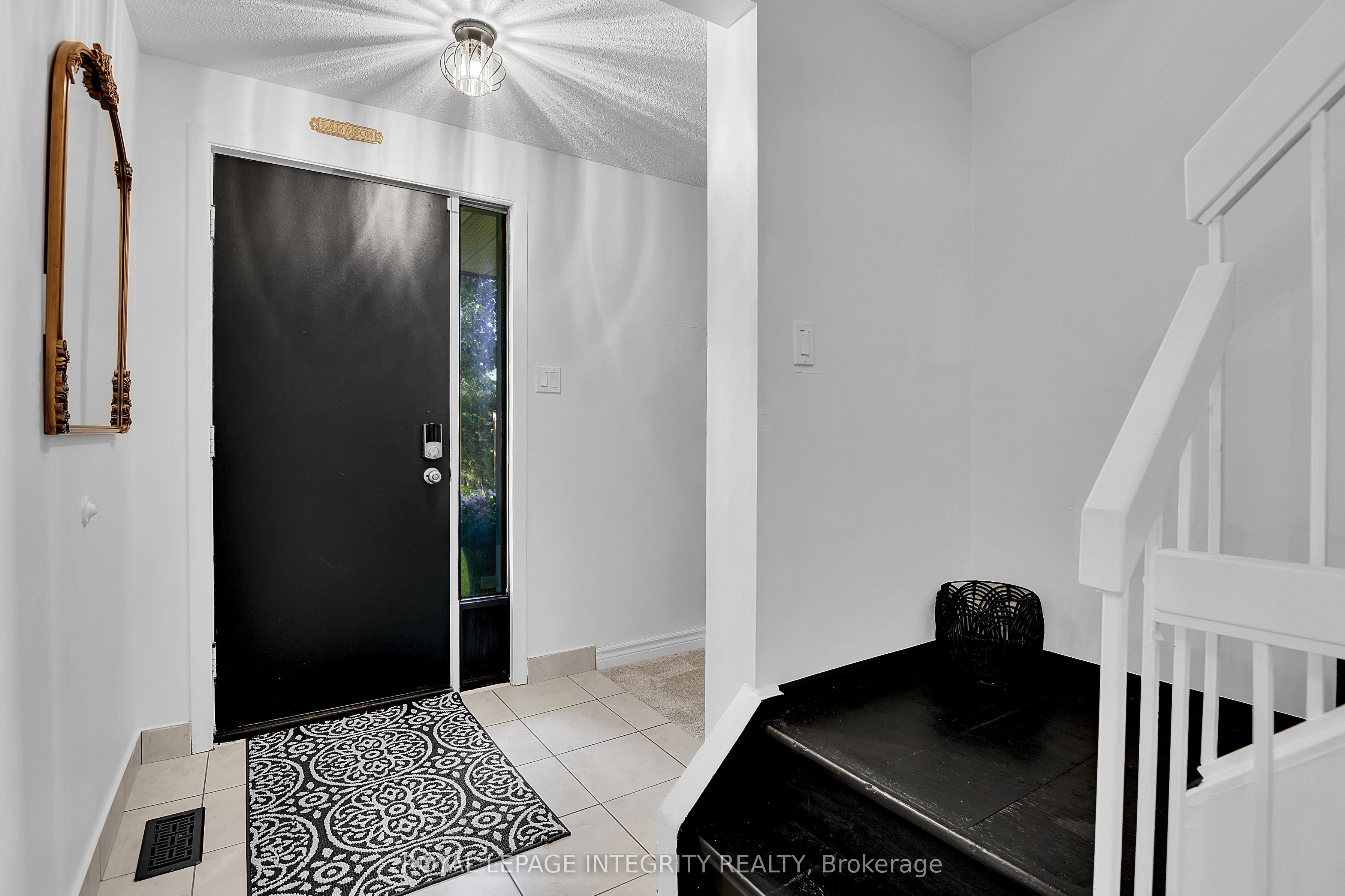 209 Sherway Drive Property Photo 4