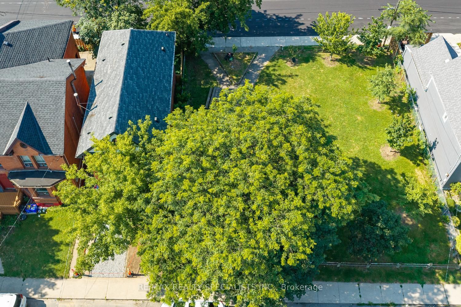 40 Century Street Property Photo 32