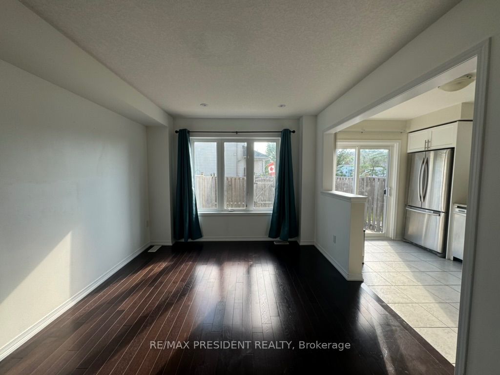 4 Avedisian Street Property Photo 4