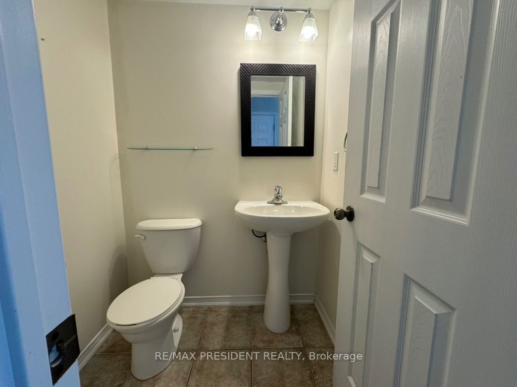 4 Avedisian Street Property Photo 6