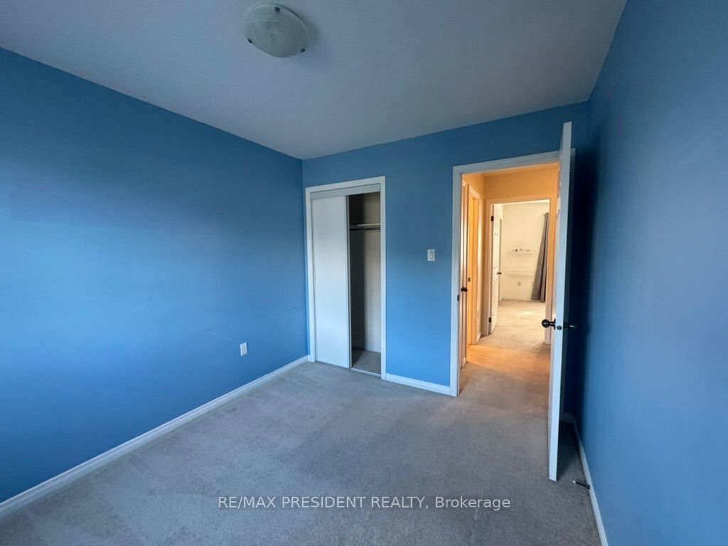 4 Avedisian Street Property Photo 10