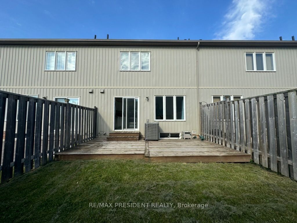 4 Avedisian Street Property Photo 15