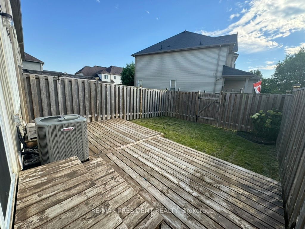 4 Avedisian Street Property Photo 17