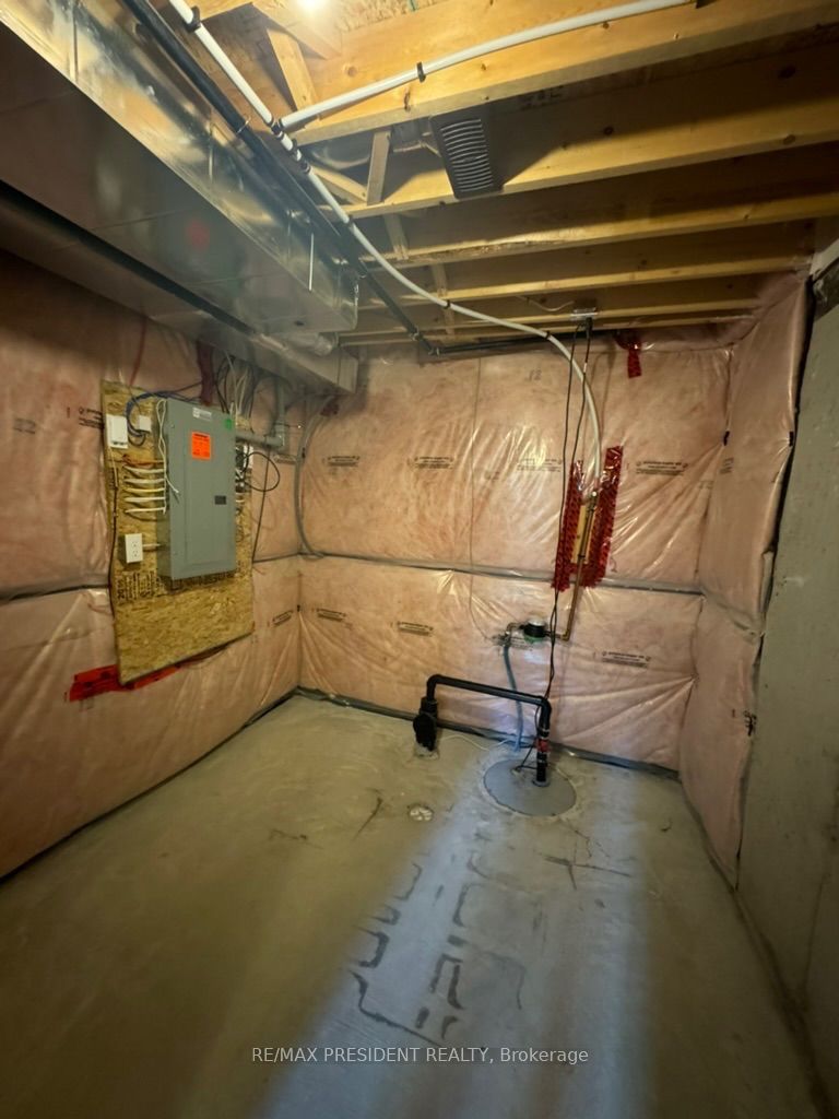 4 Avedisian Street Property Photo 19
