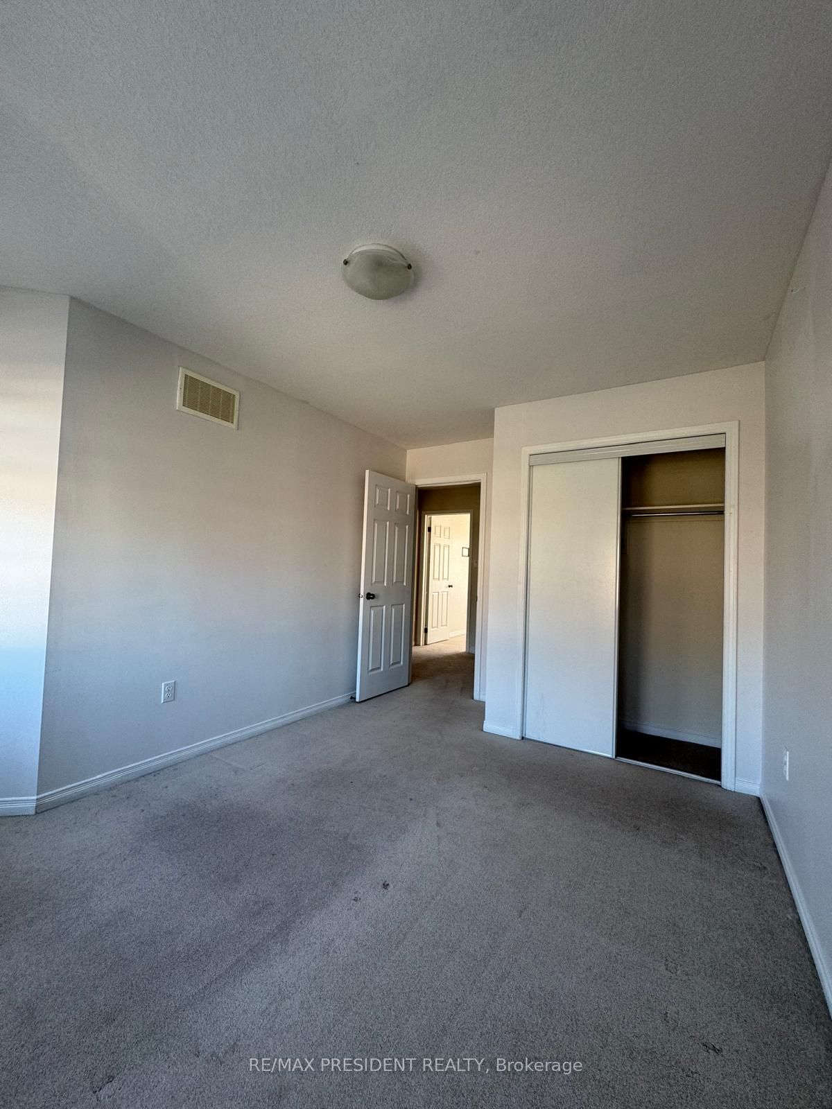 4 Avedisian Street Property Photo 19