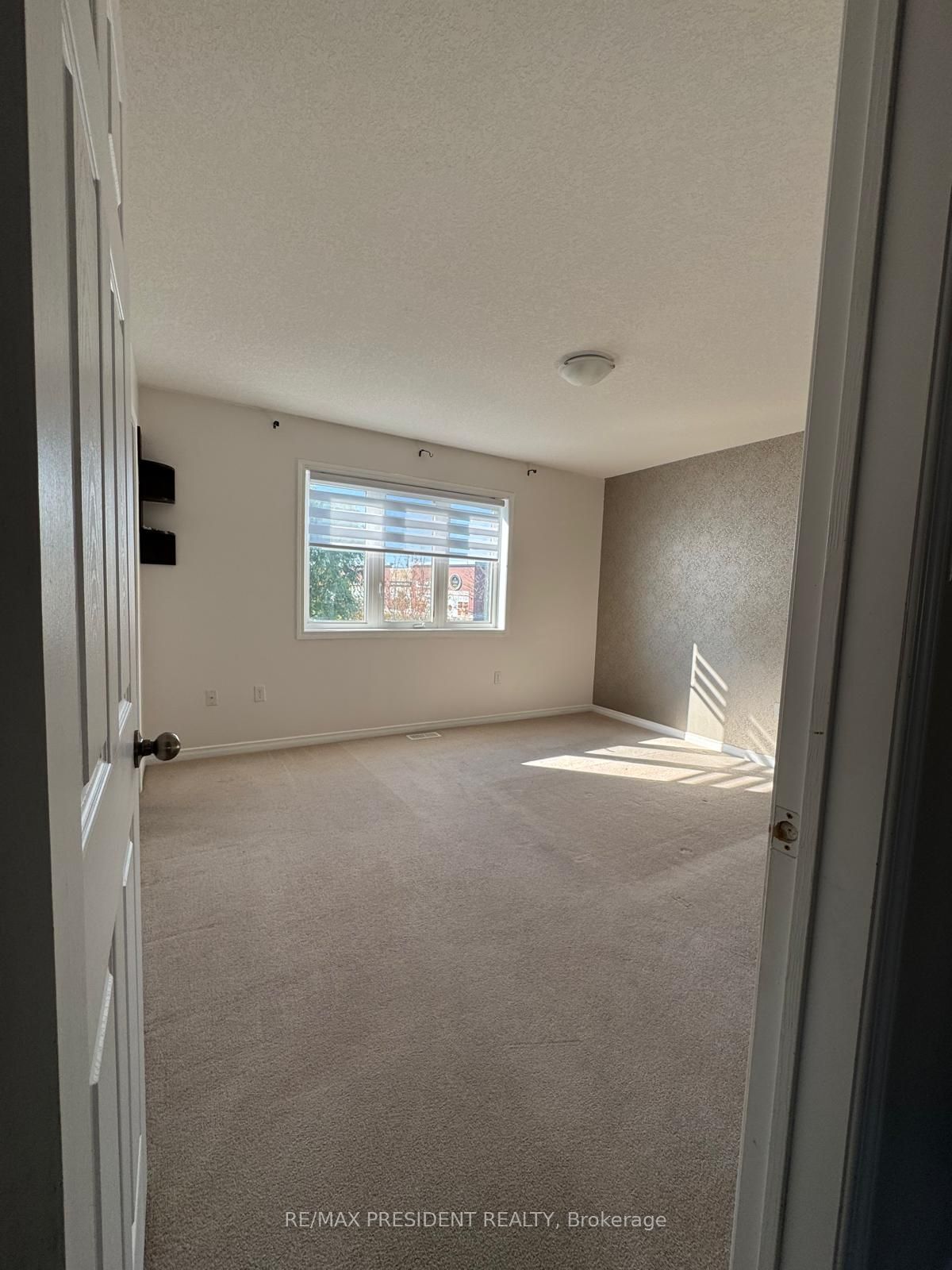 4 Avedisian Street Property Photo 21