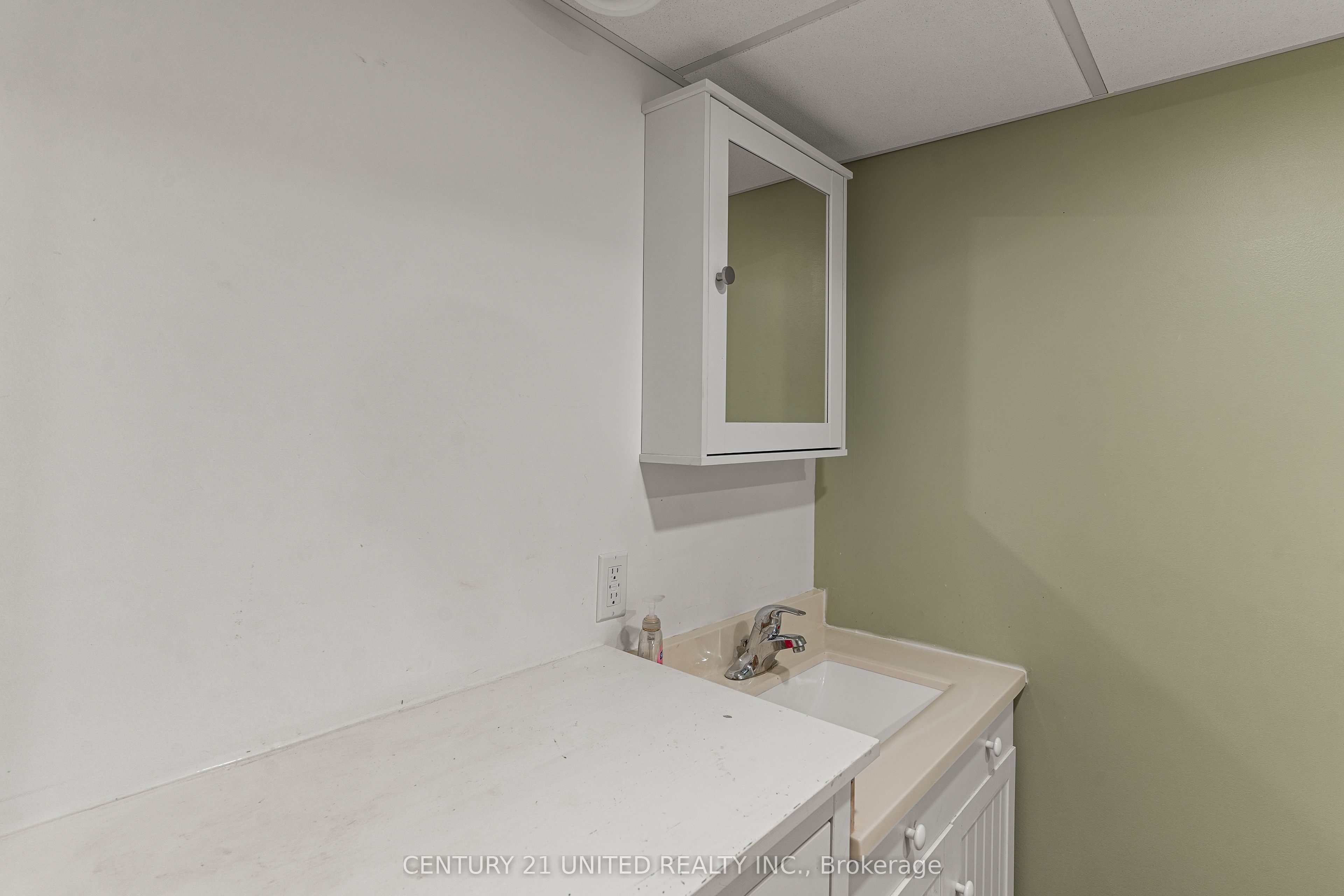 1001 English Circle Property Photo 35