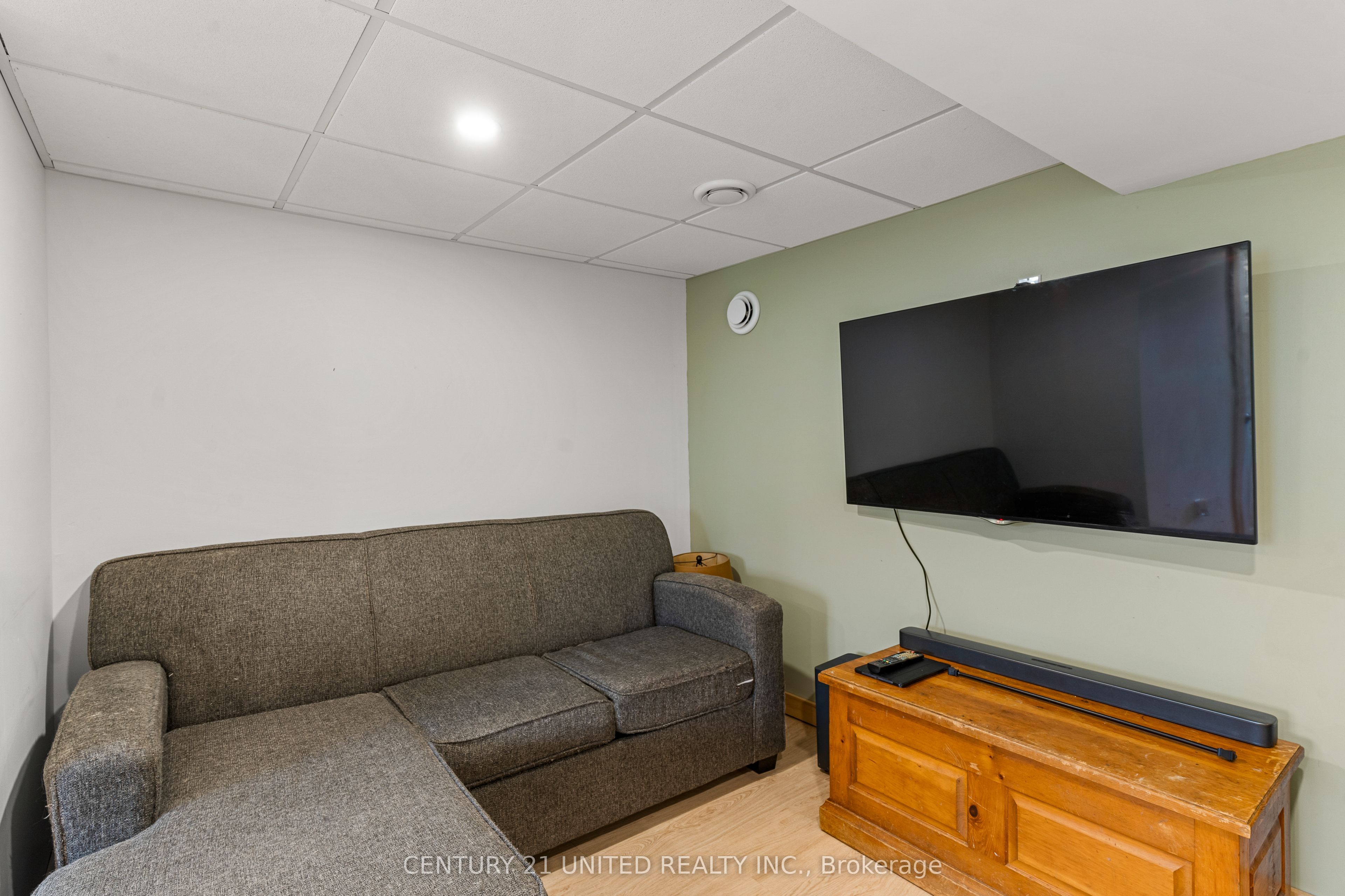 1001 English Circle Property Photo 37