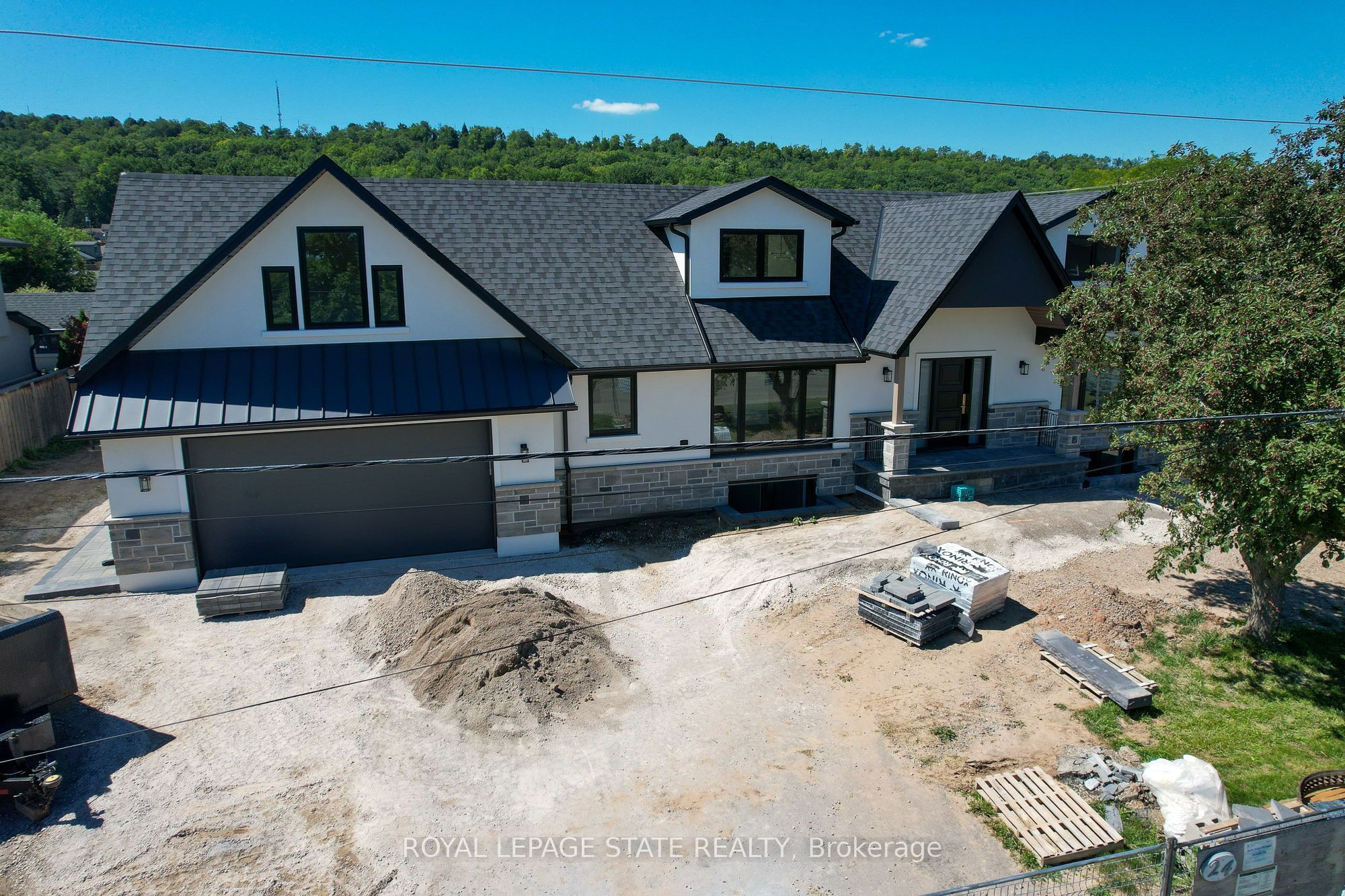 24 Royce Avenue Property Photo 4