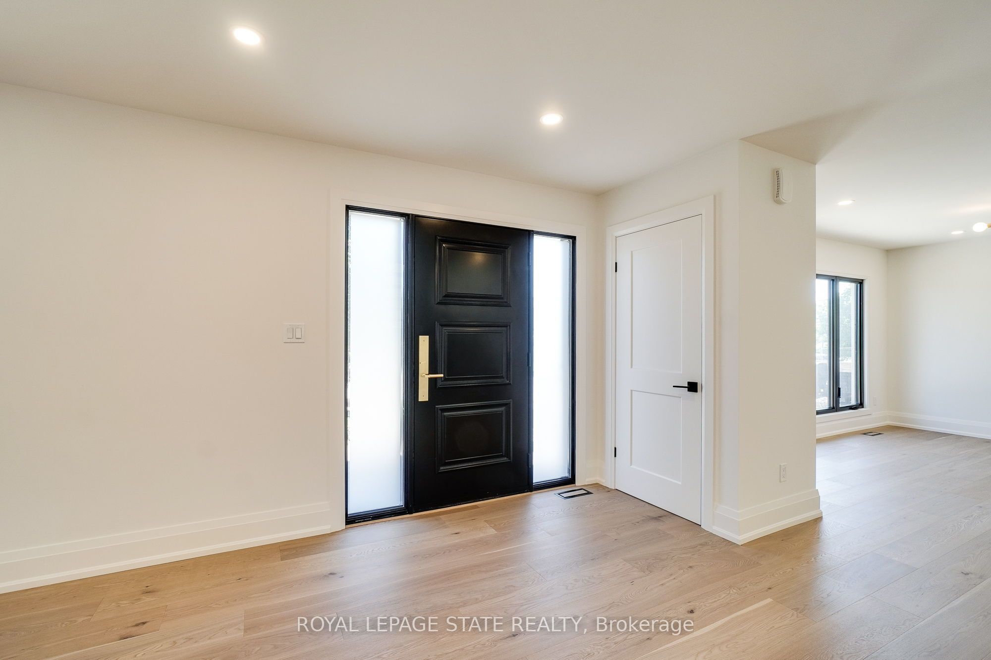 24 Royce Avenue Property Photo 6