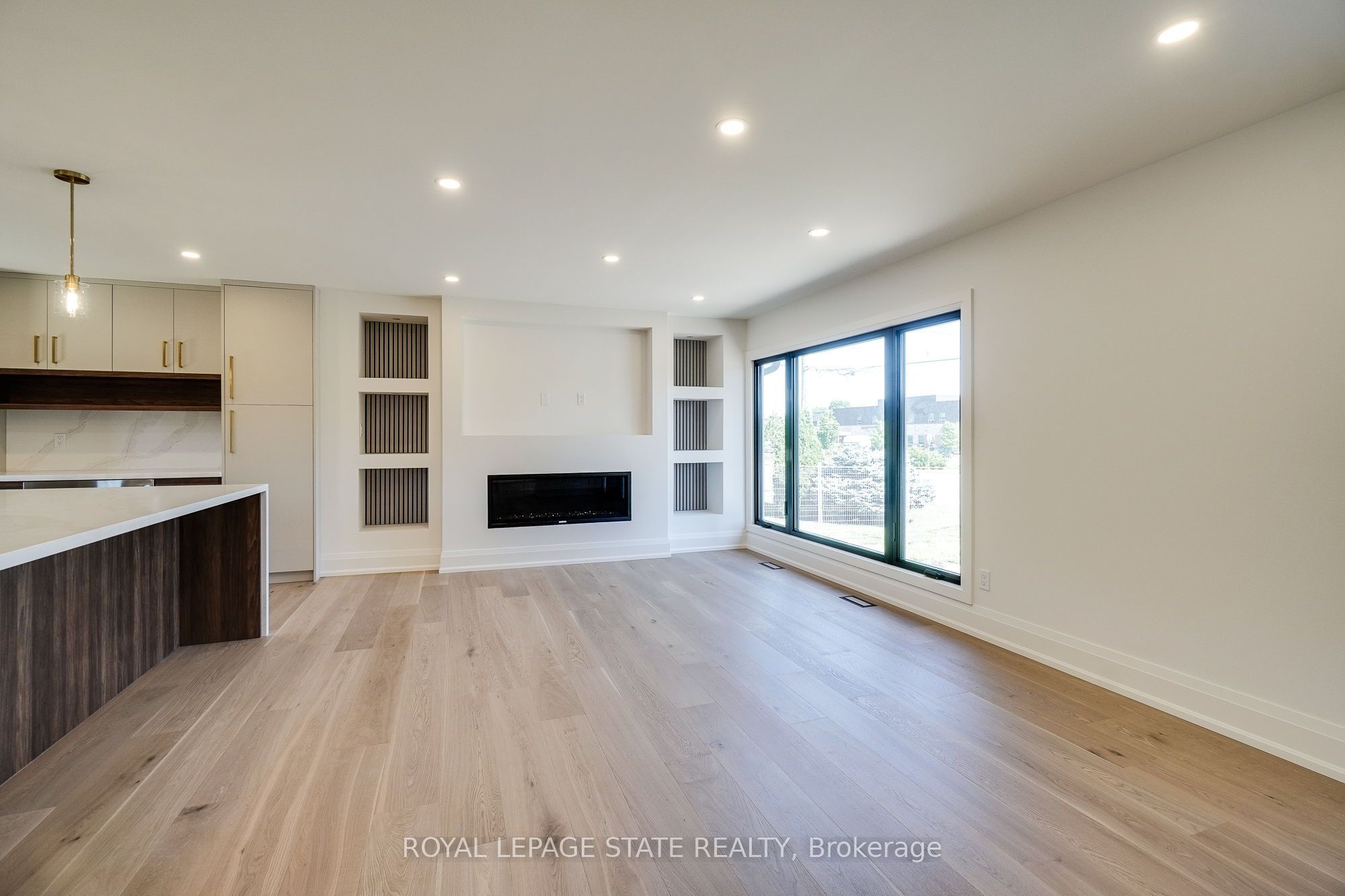 24 Royce Avenue Property Photo 9