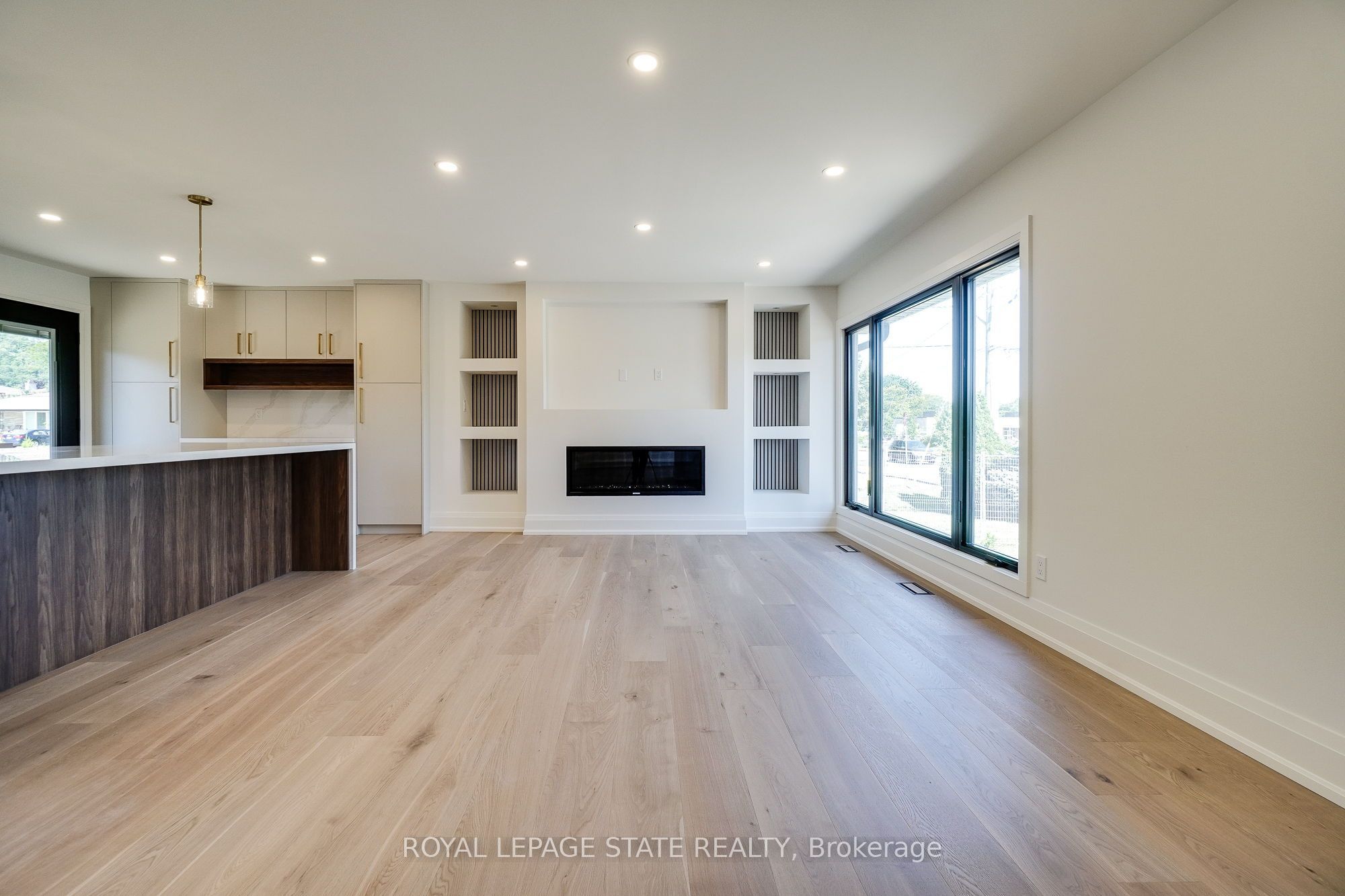 24 Royce Avenue Property Photo 12