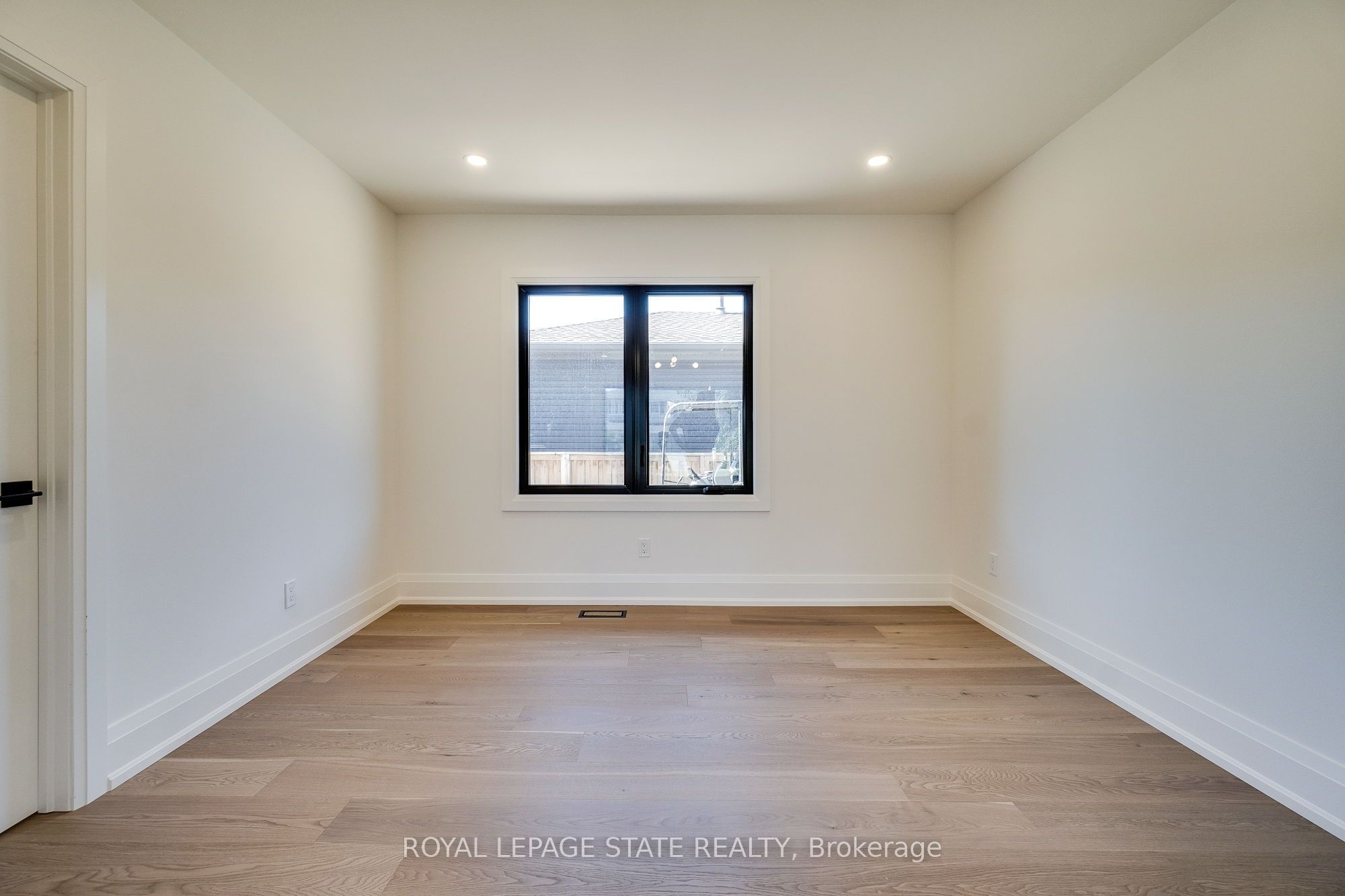 24 Royce Avenue Property Photo 31