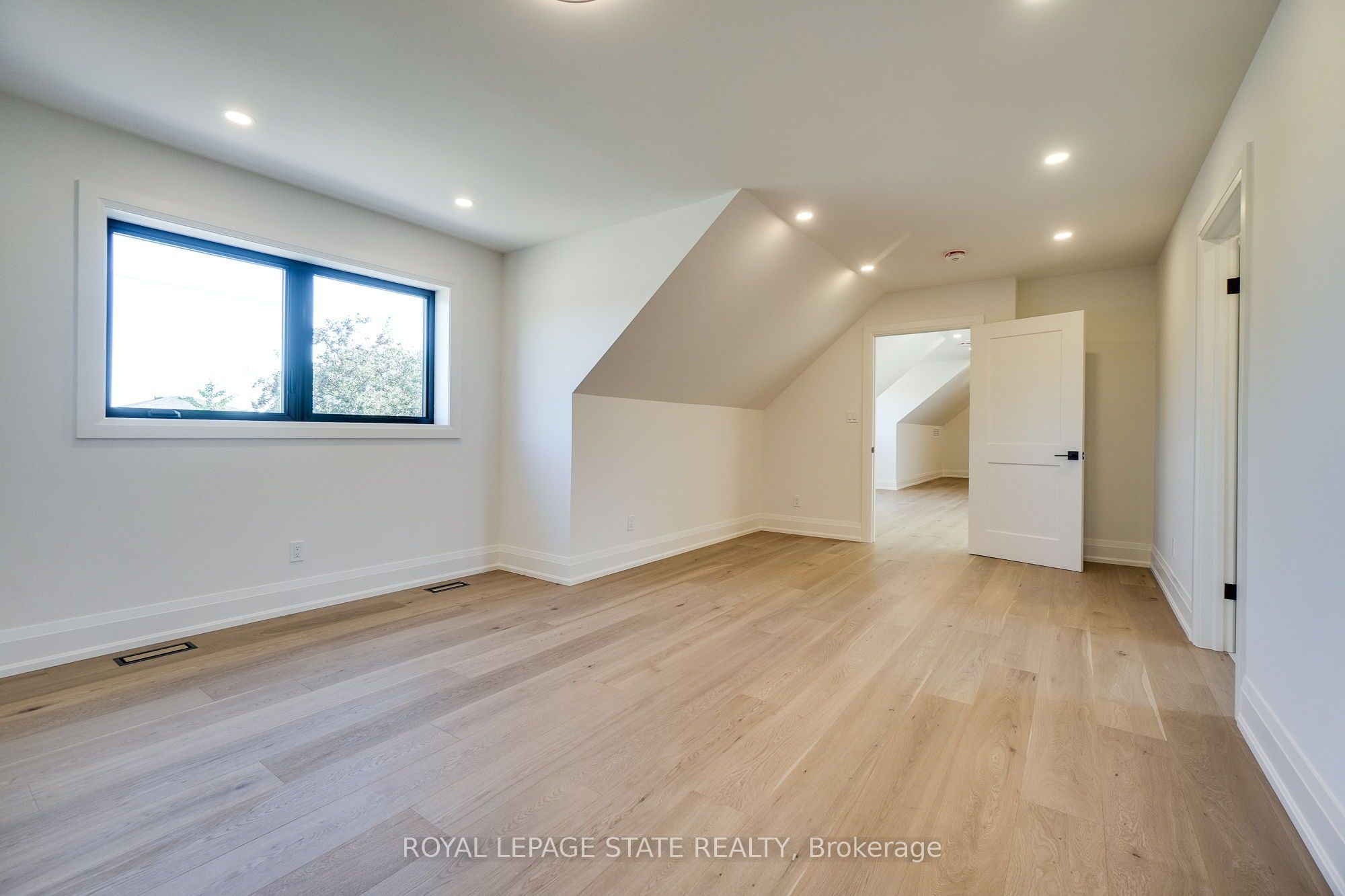 24 Royce Avenue Property Photo 39
