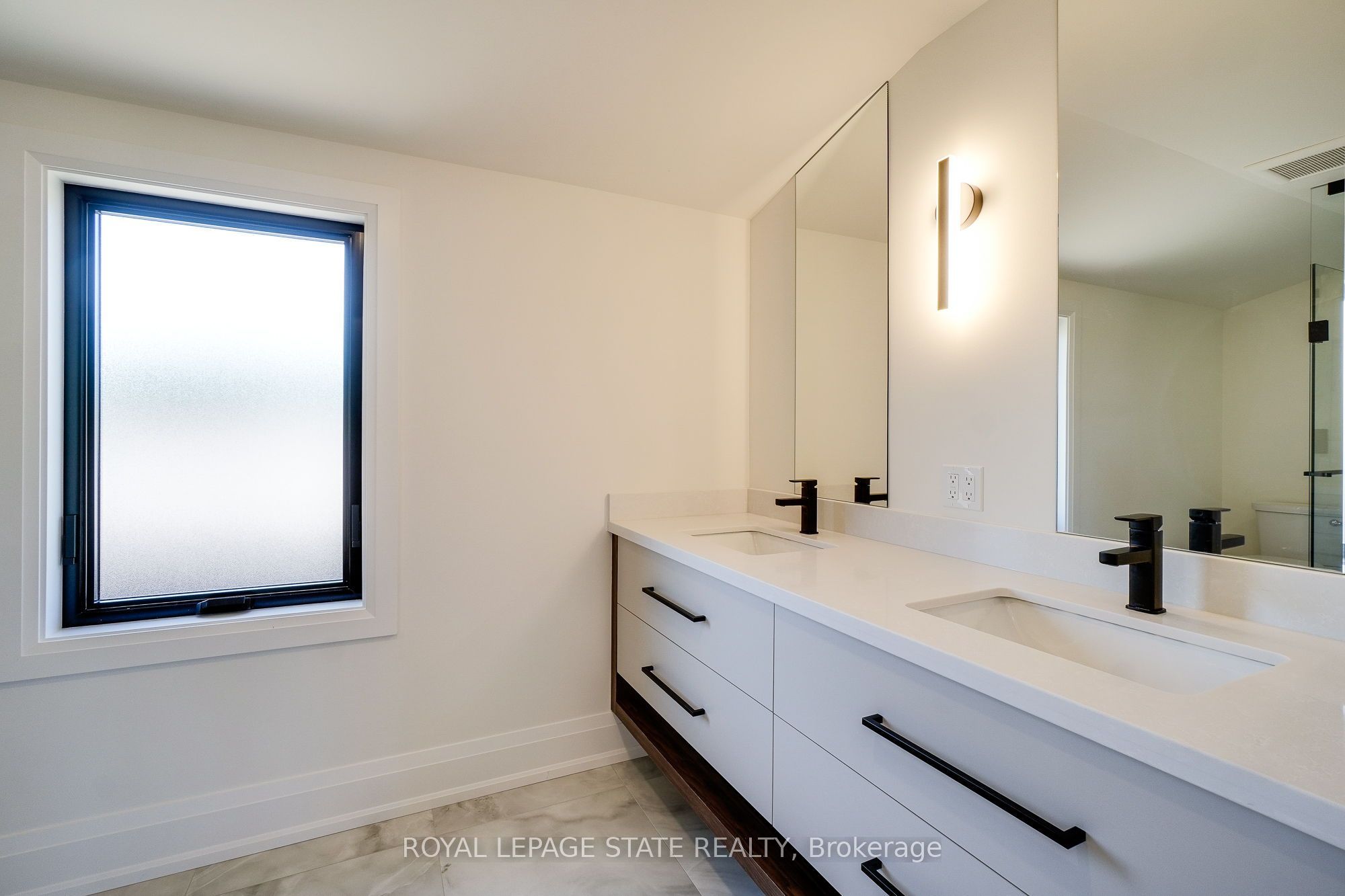 24 Royce Avenue Property Photo 42