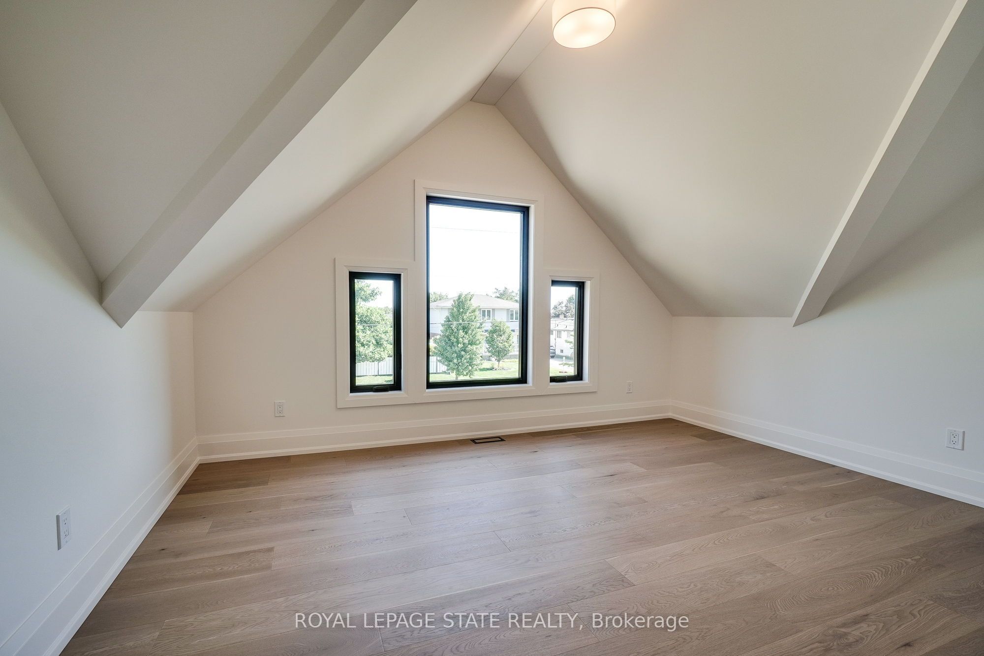 24 Royce Avenue Property Photo 46