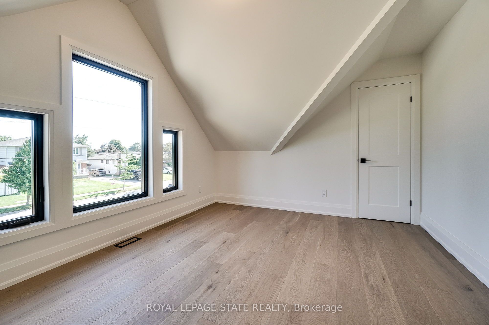 24 Royce Avenue Property Photo 47