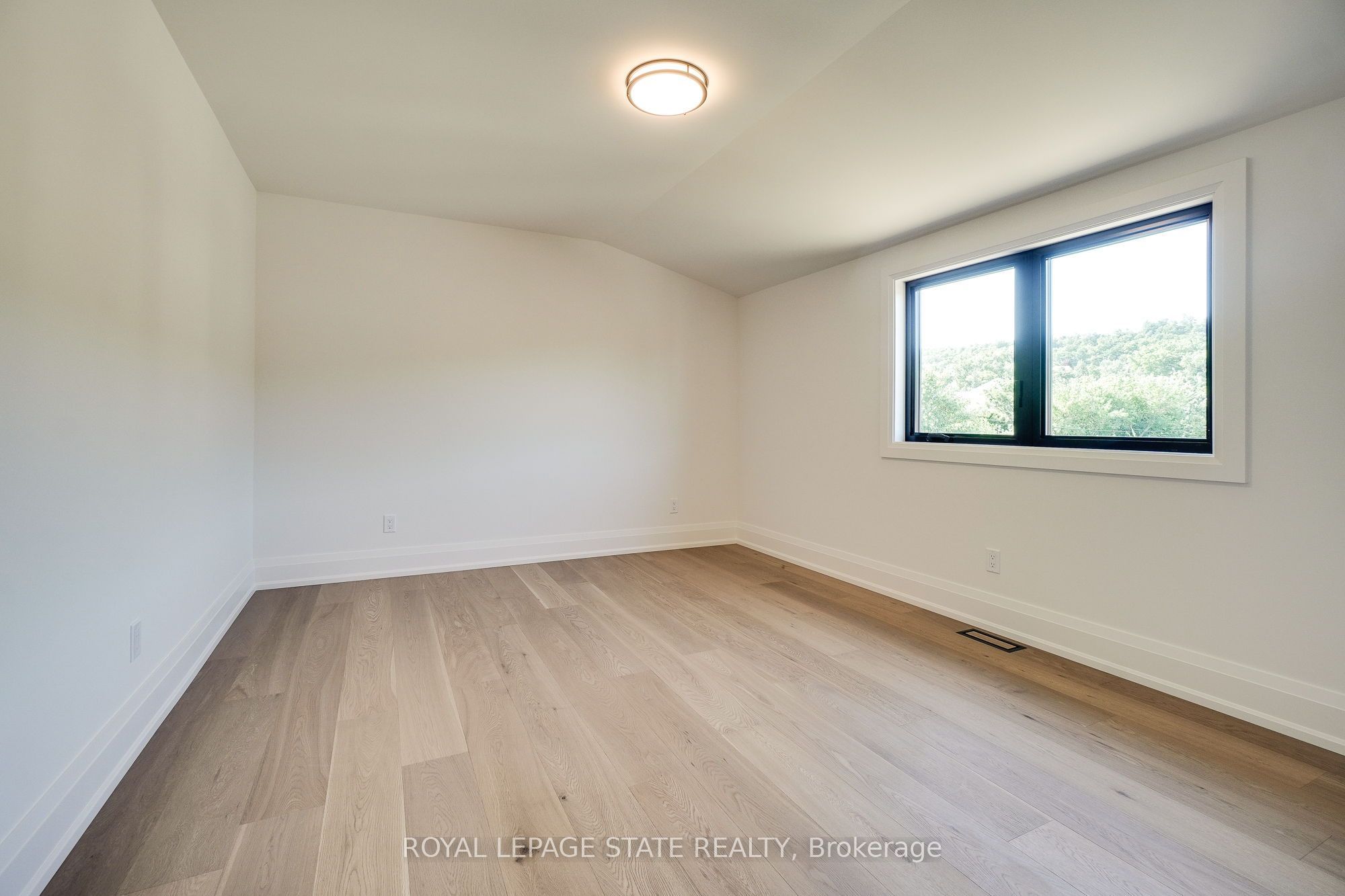 24 Royce Avenue Property Photo 48