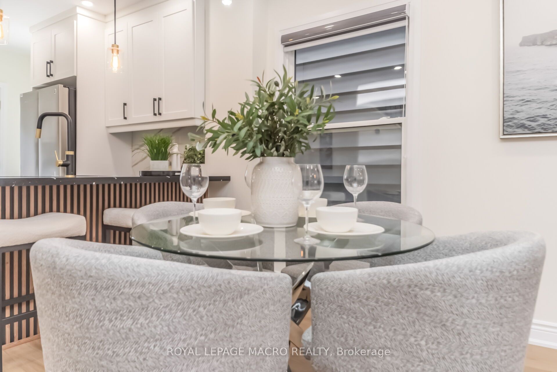 40 Glendale Avenue N Property Photo 16