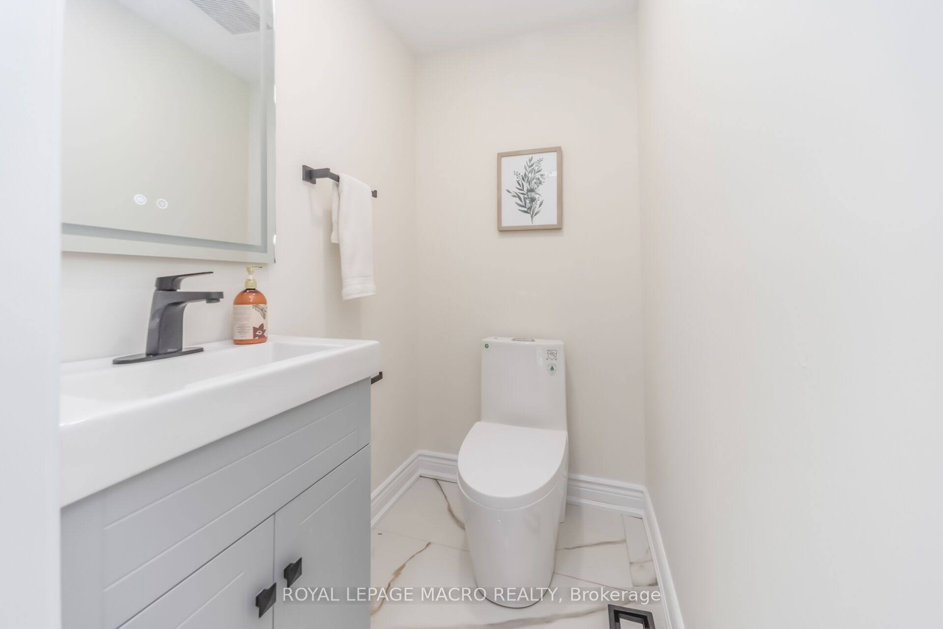 40 Glendale Avenue N Property Photo 25