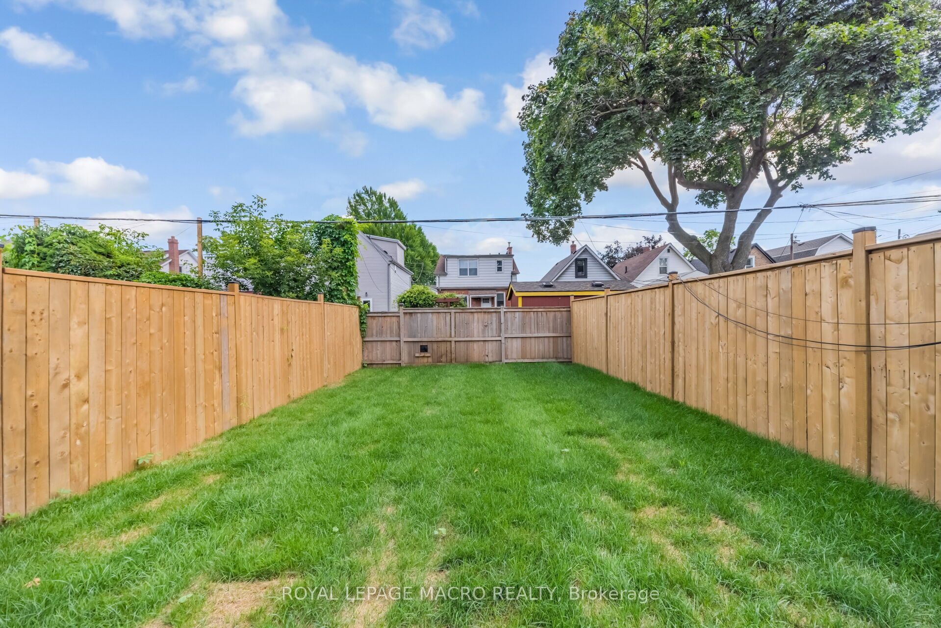 40 Glendale Avenue N Property Photo 45