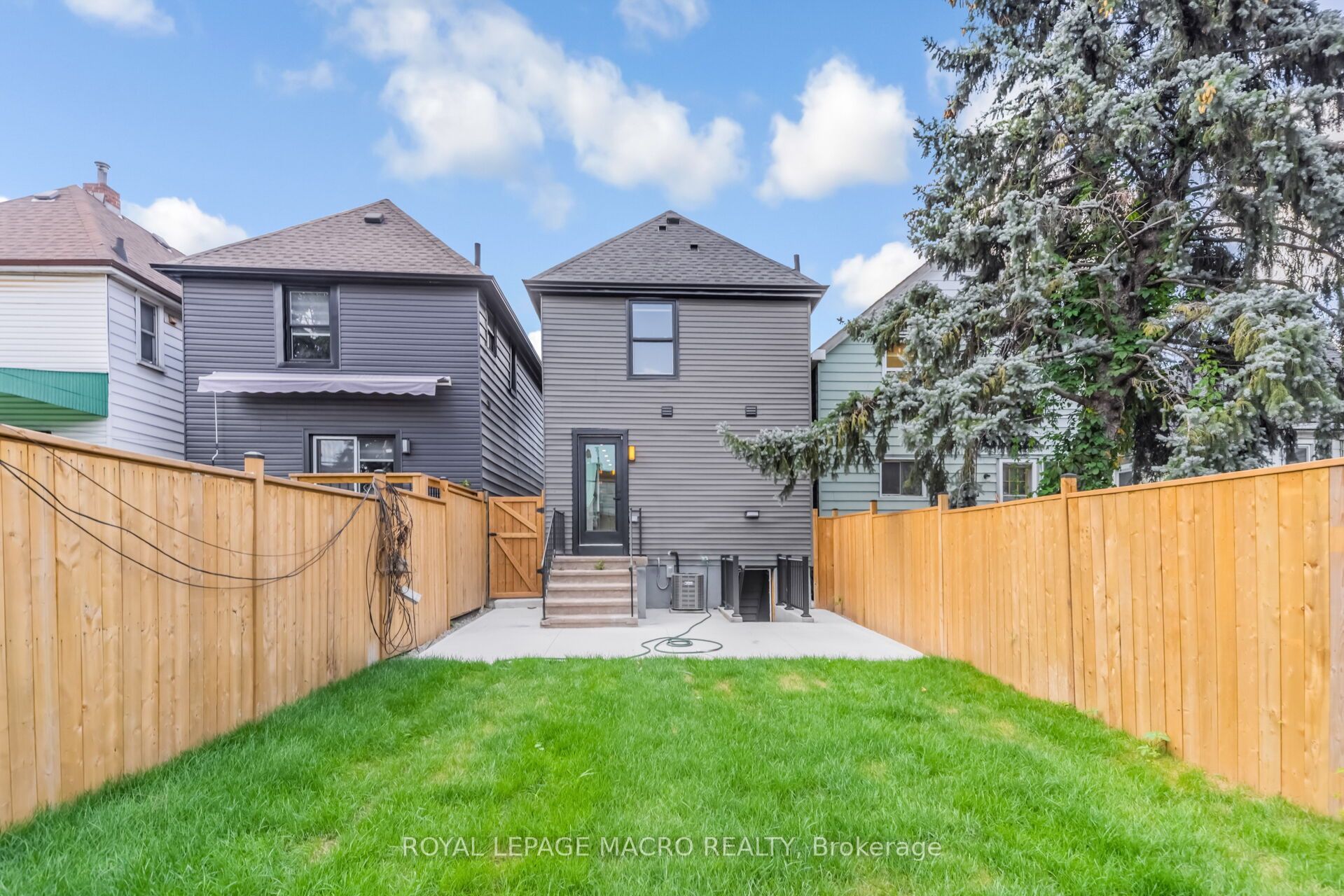40 Glendale Avenue N Property Photo 50