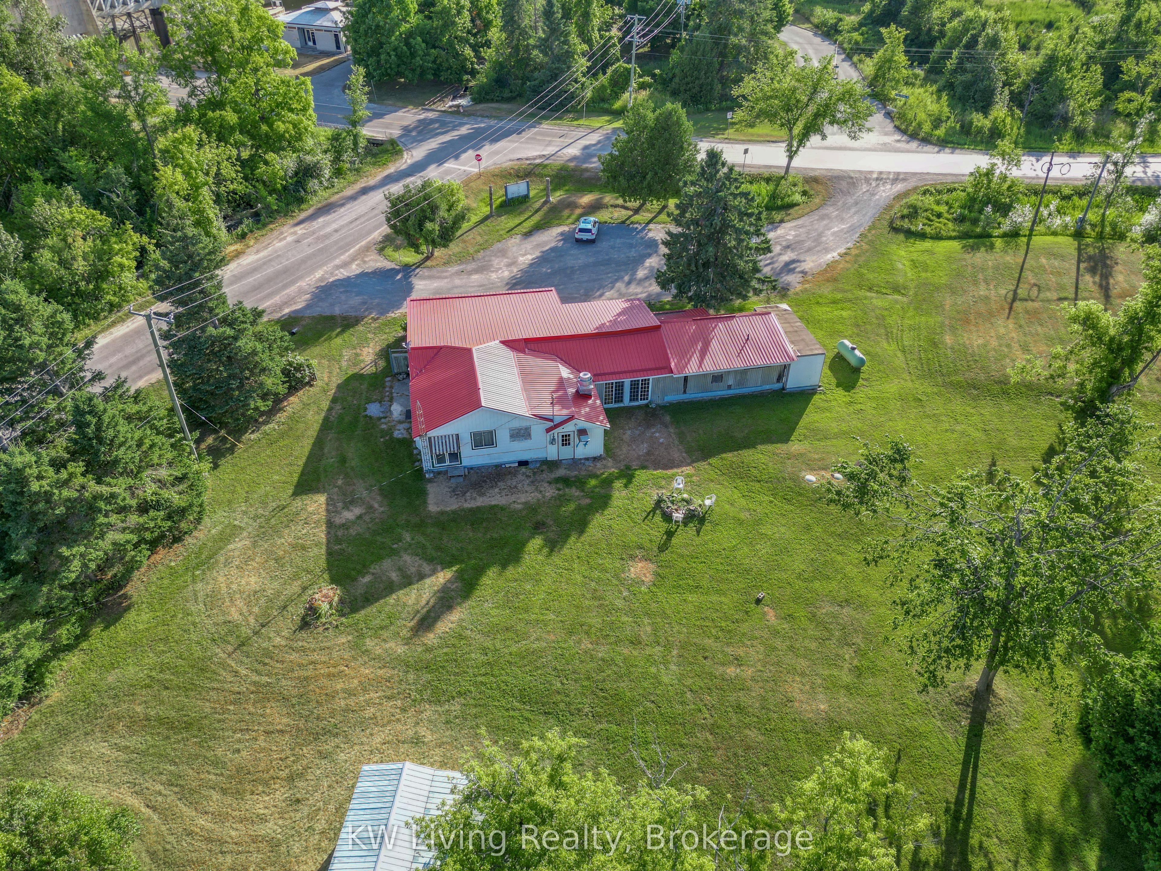 2030 Kirkfield Road Property Photo 2