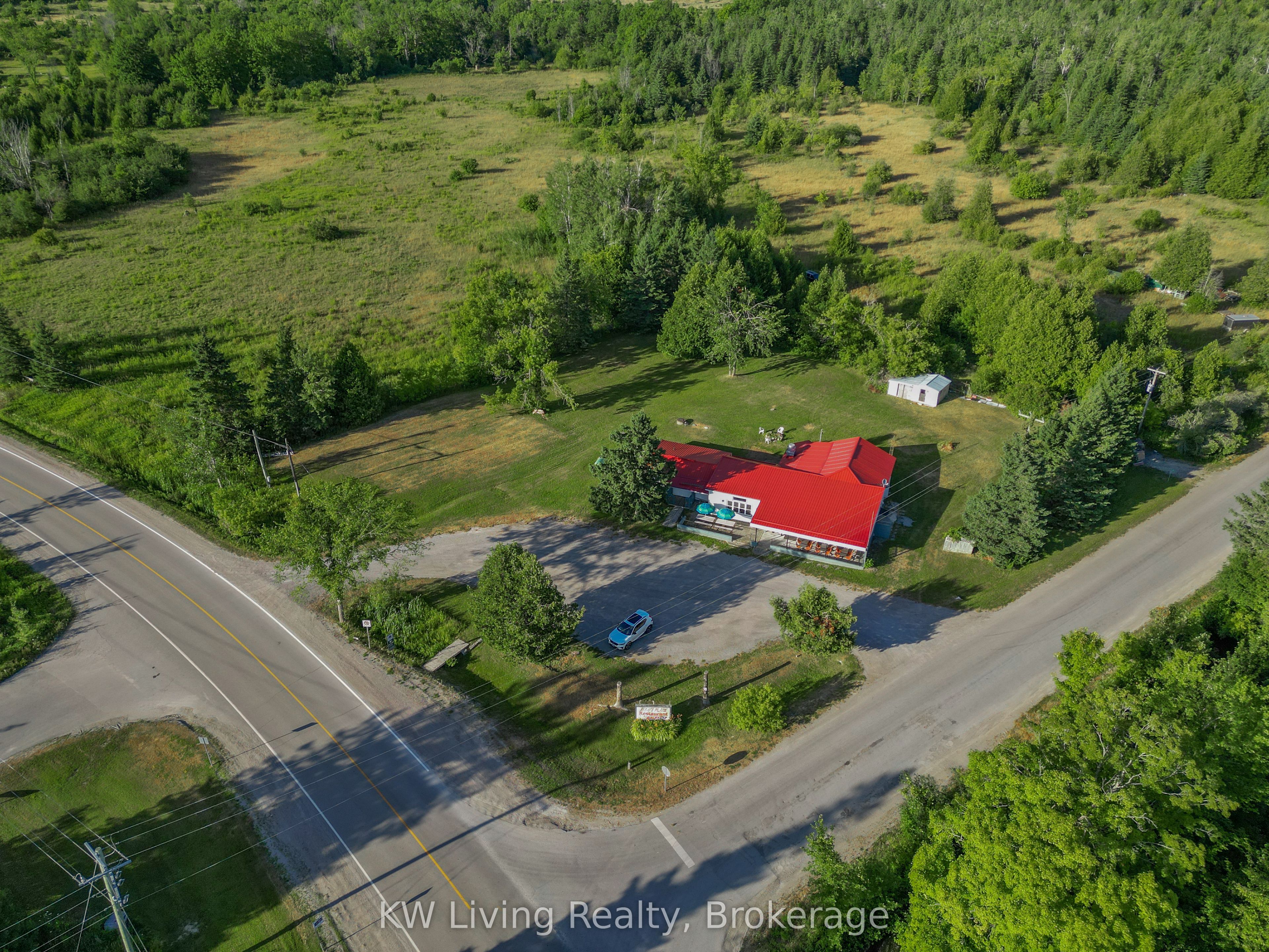 2030 Kirkfield Road Property Photo 4