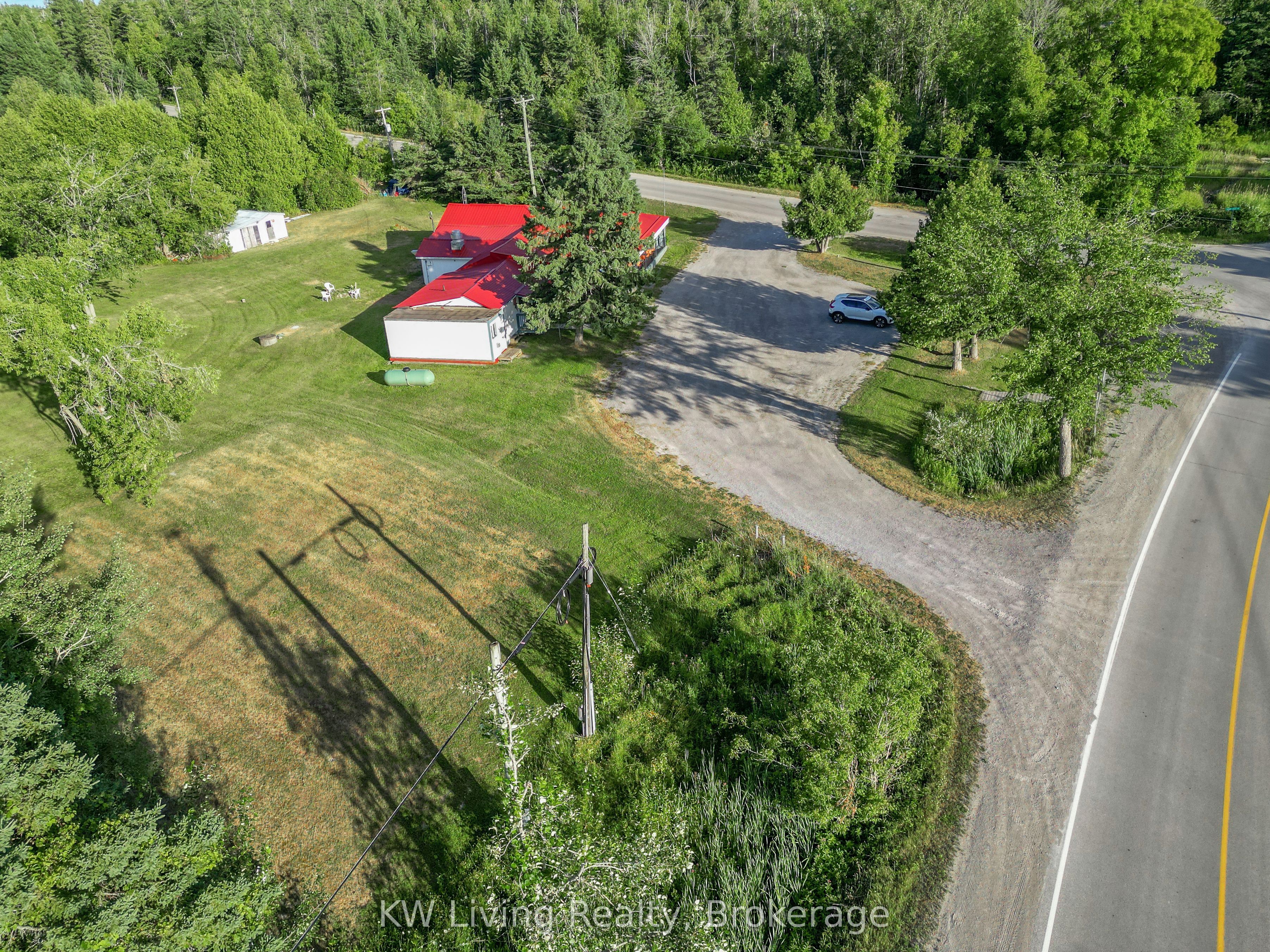 2030 Kirkfield Road Property Photo 6