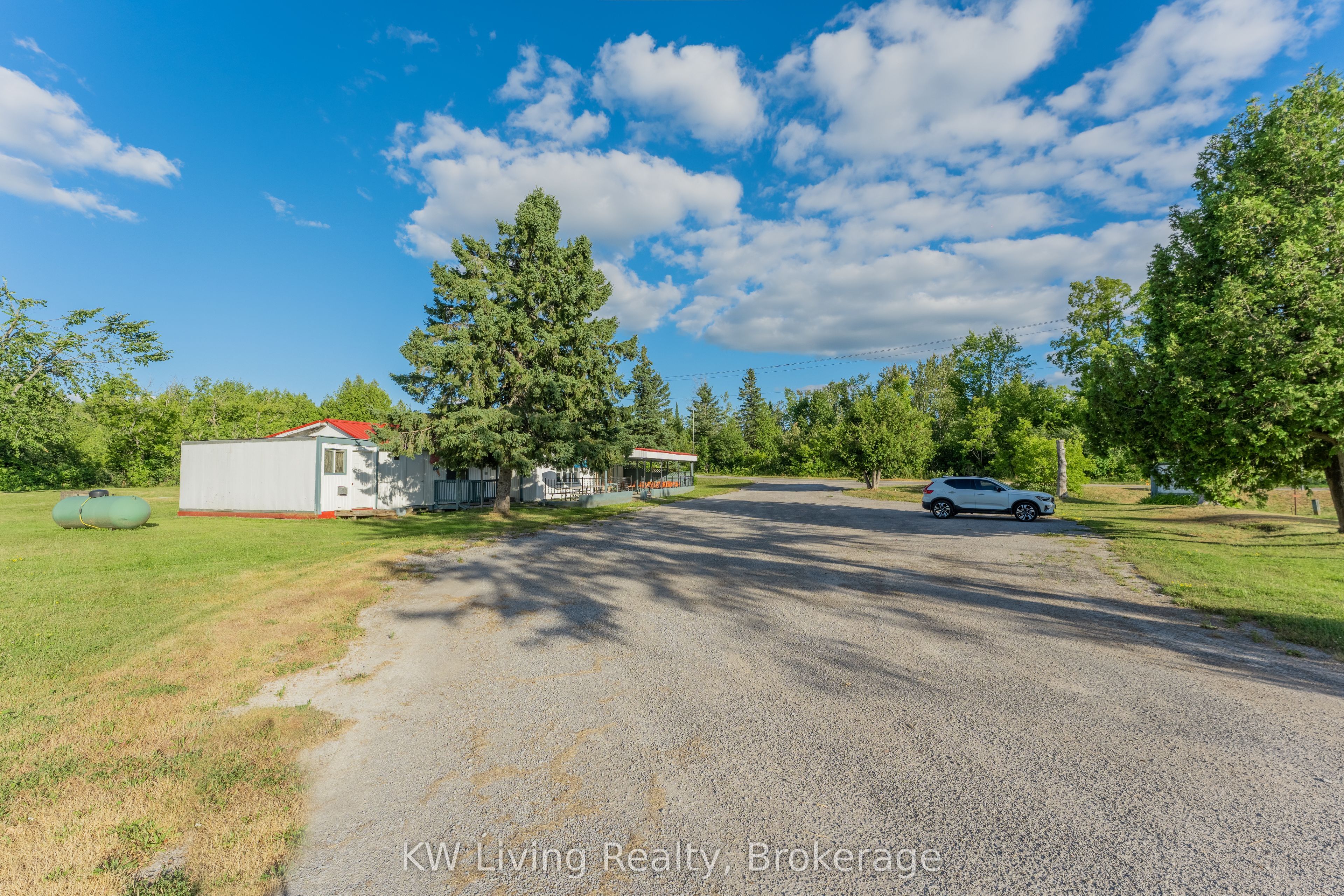 2030 Kirkfield Road Property Photo 9