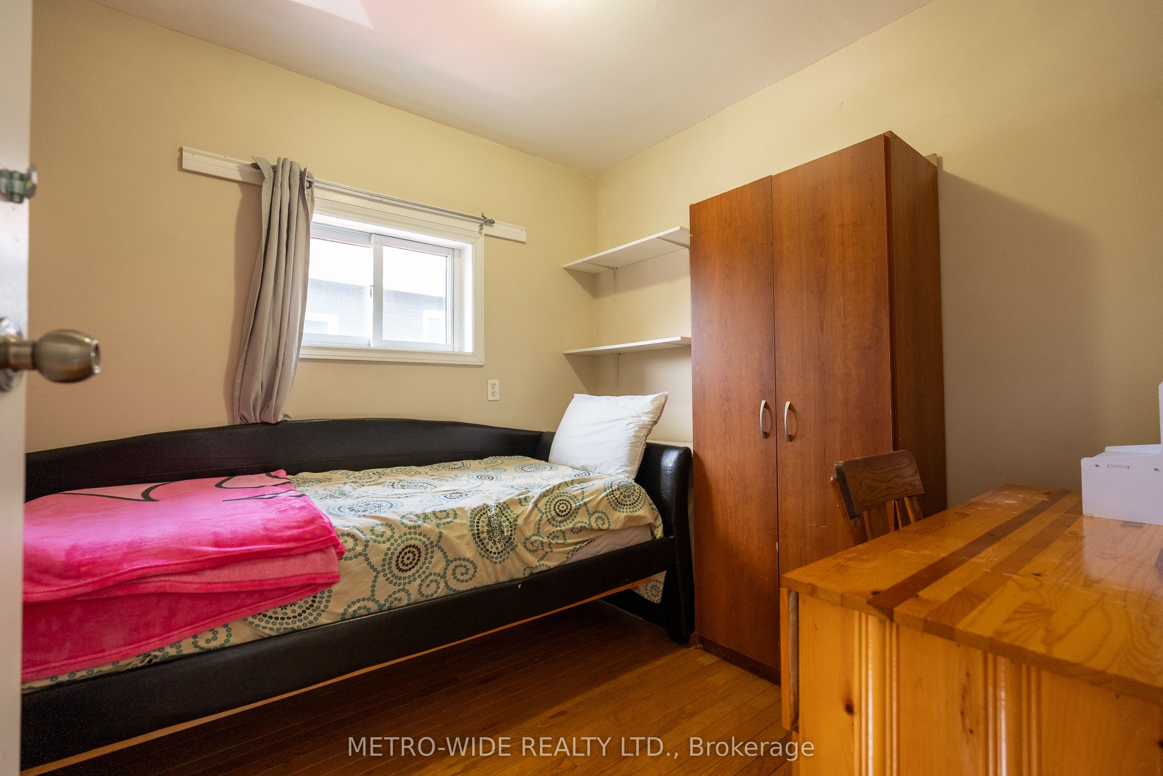 476 First Avenue E Property Photo 10