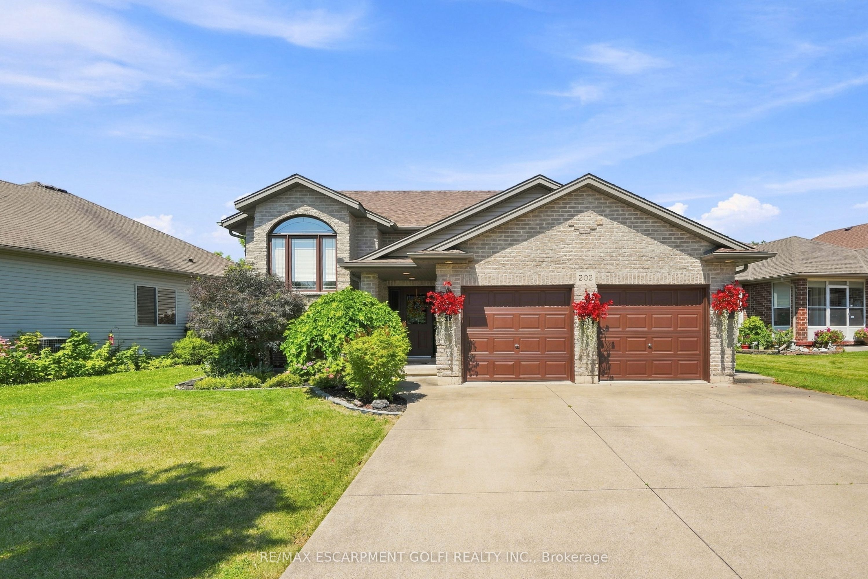 202 Wellbrook Boulevard Property Photo 1