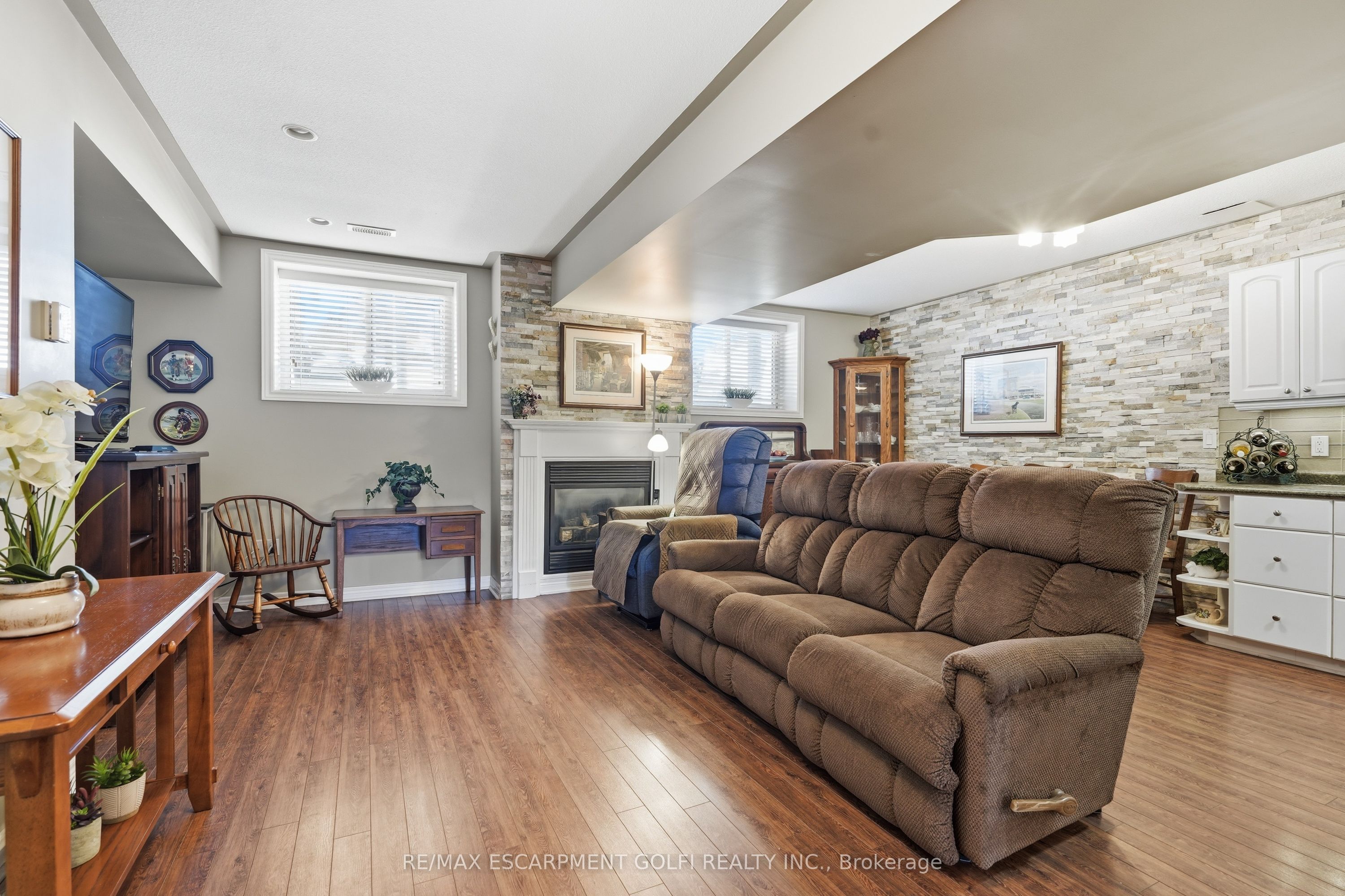 202 Wellbrook Boulevard Property Photo 21