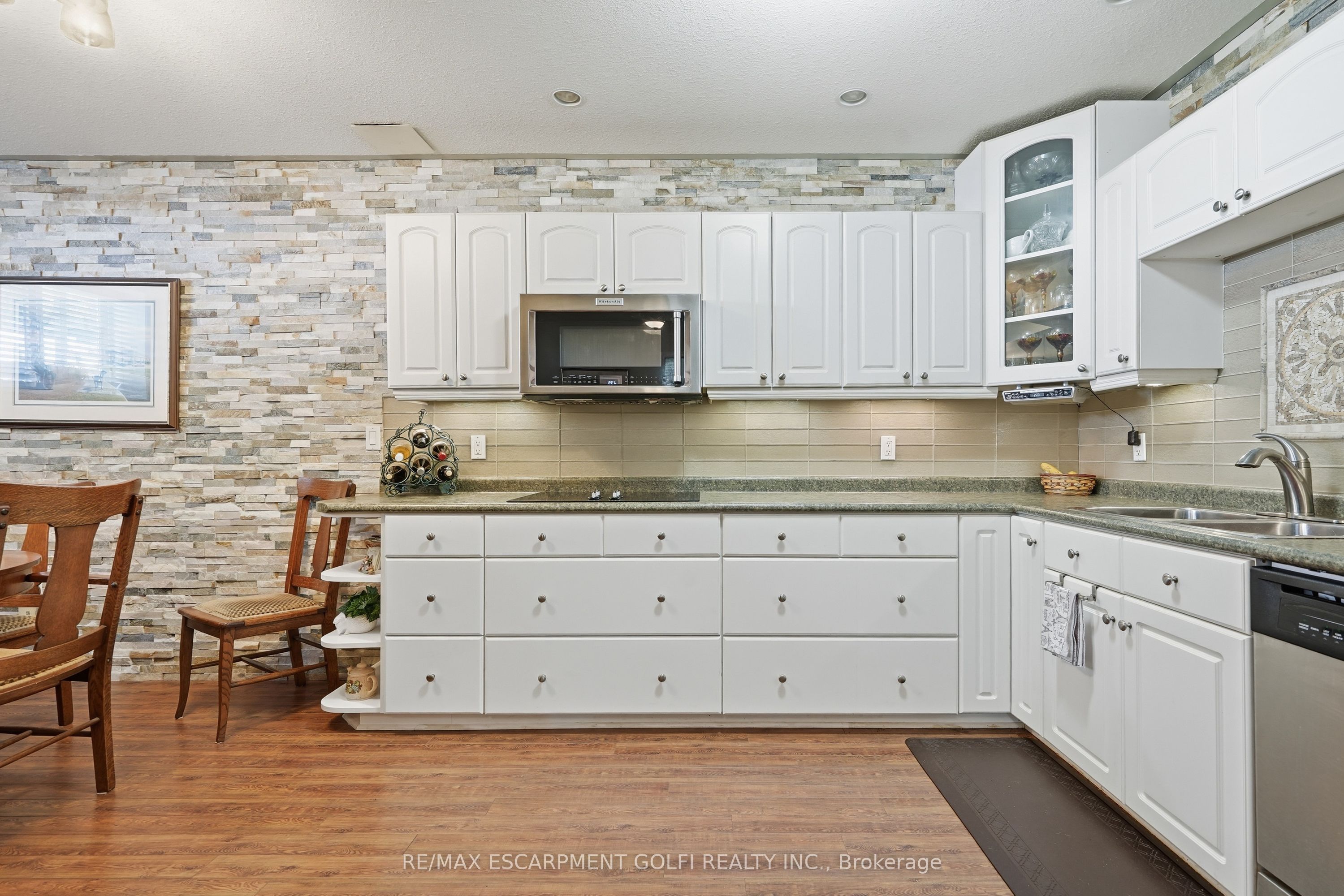 202 Wellbrook Boulevard Property Photo 23