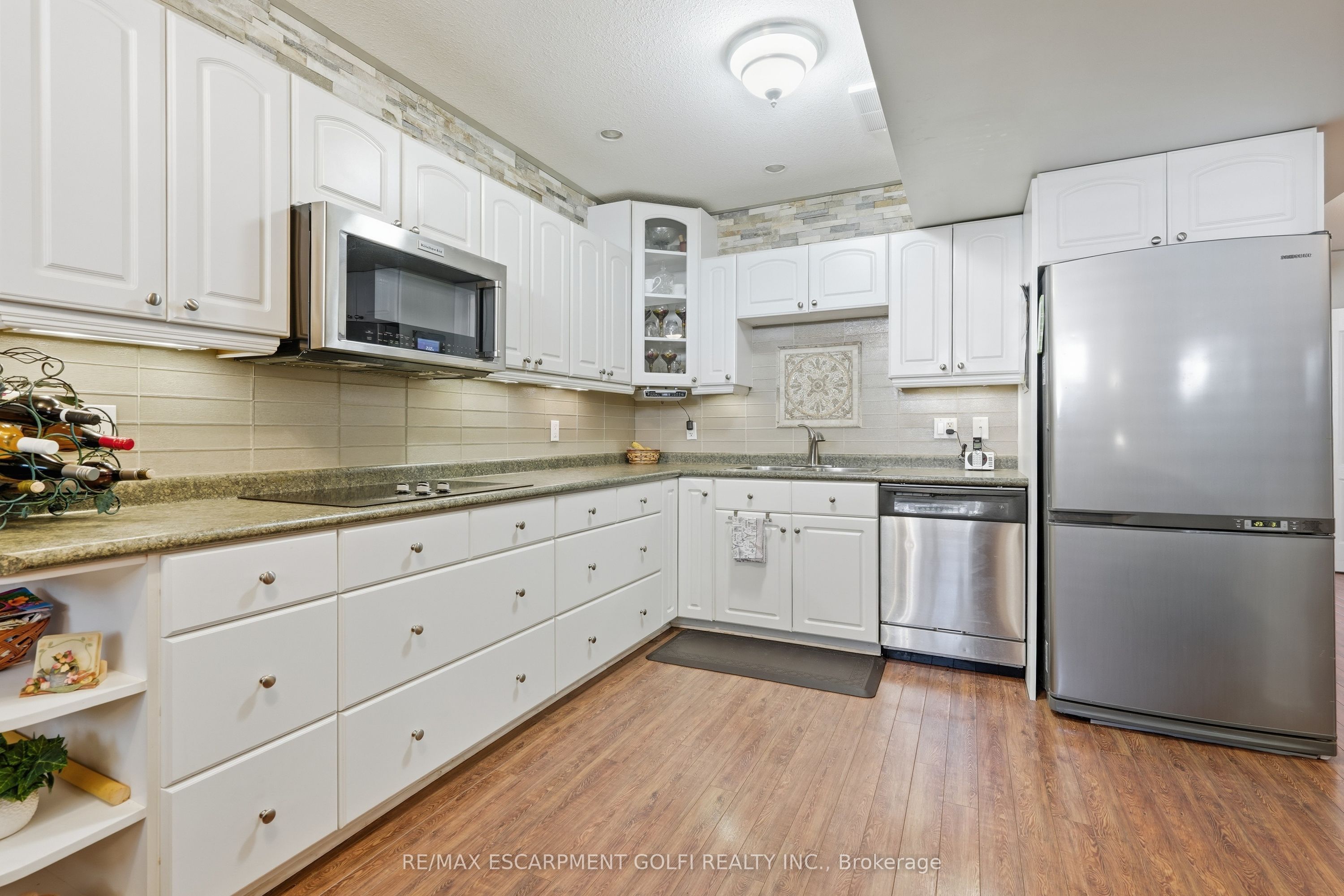202 Wellbrook Boulevard Property Photo 25